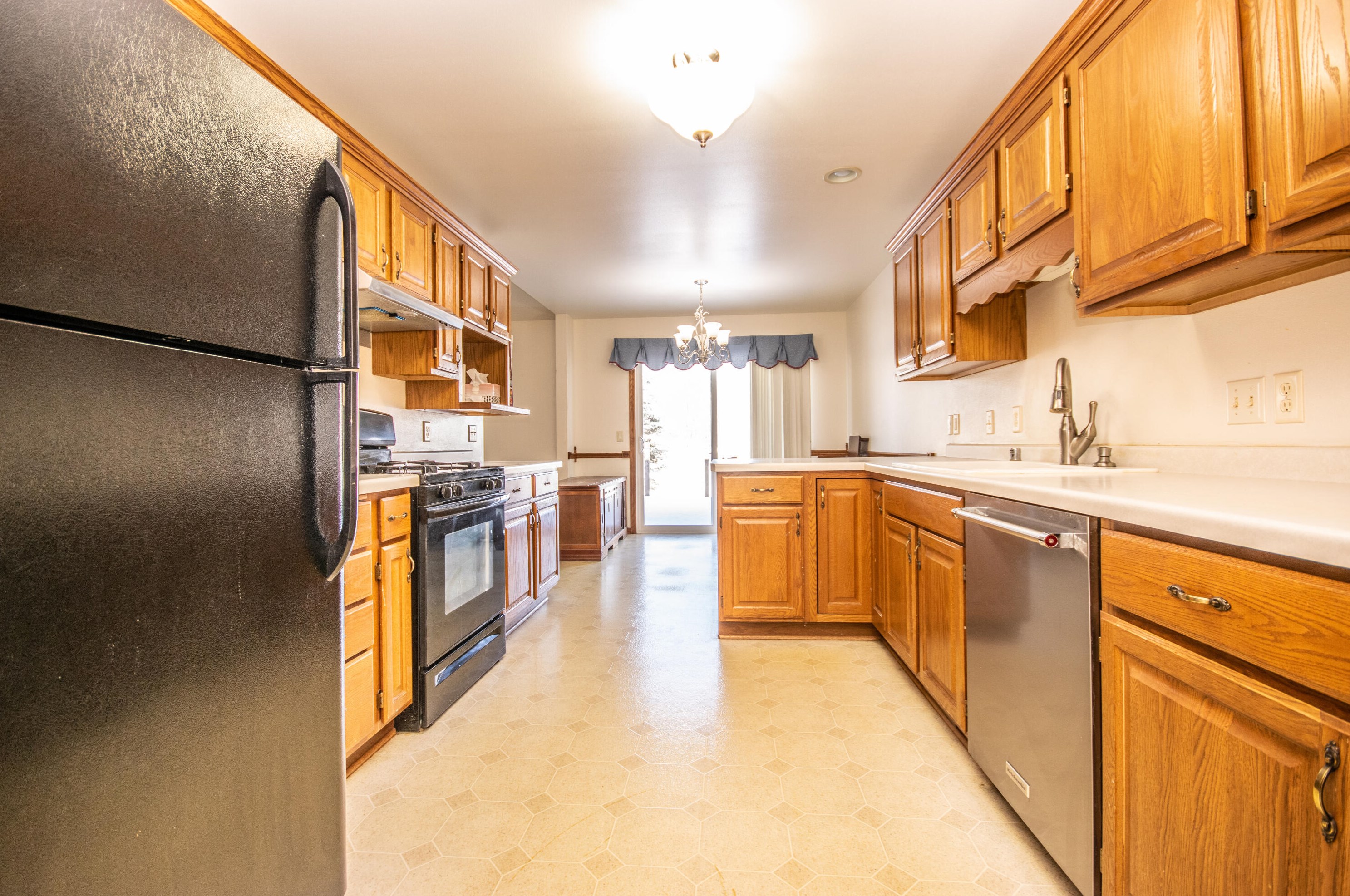 1626 Goldenrod Cir, West Bend, WI 53095