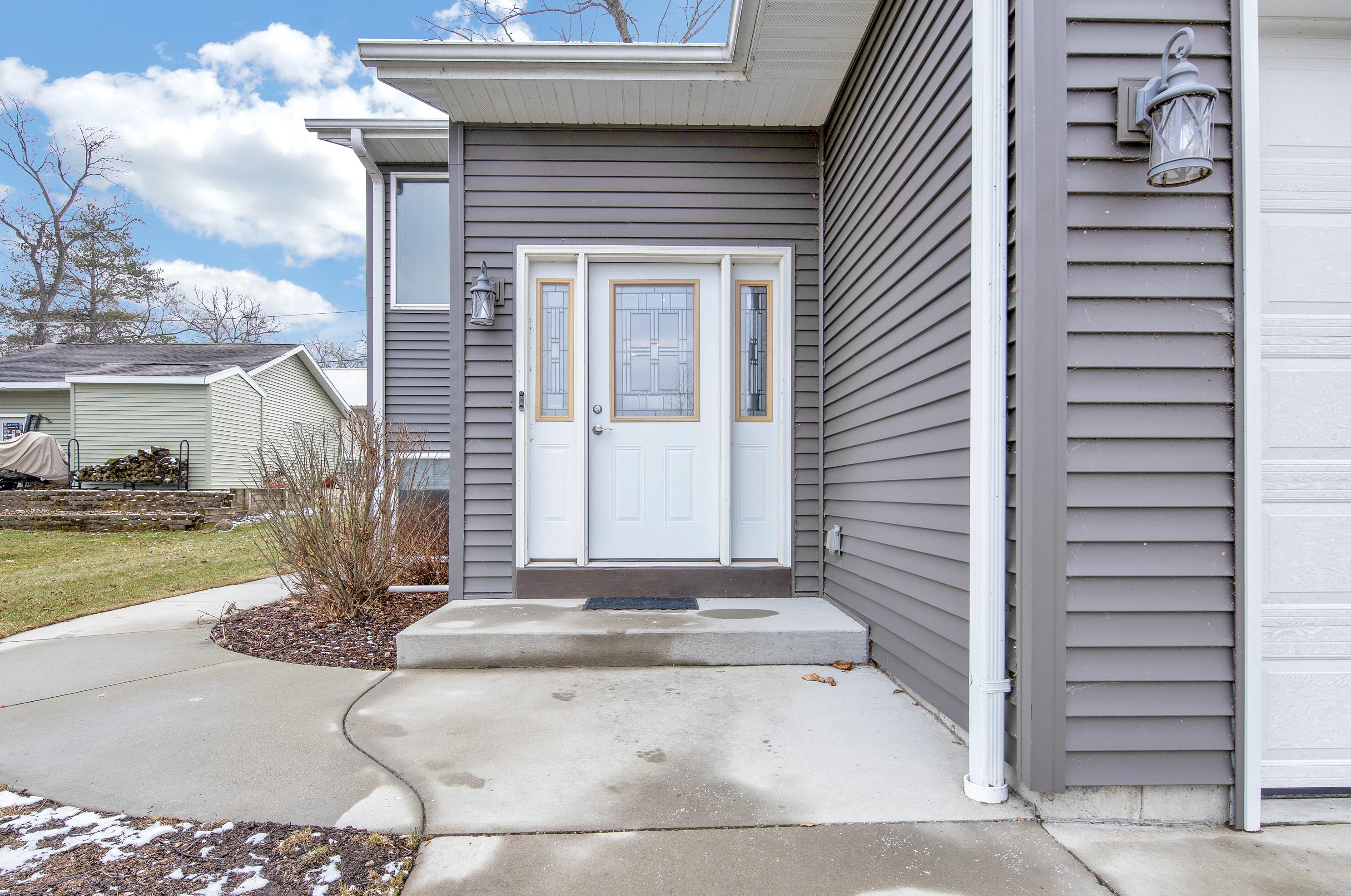 24913 Madison St, Kansasville, WI 53139
