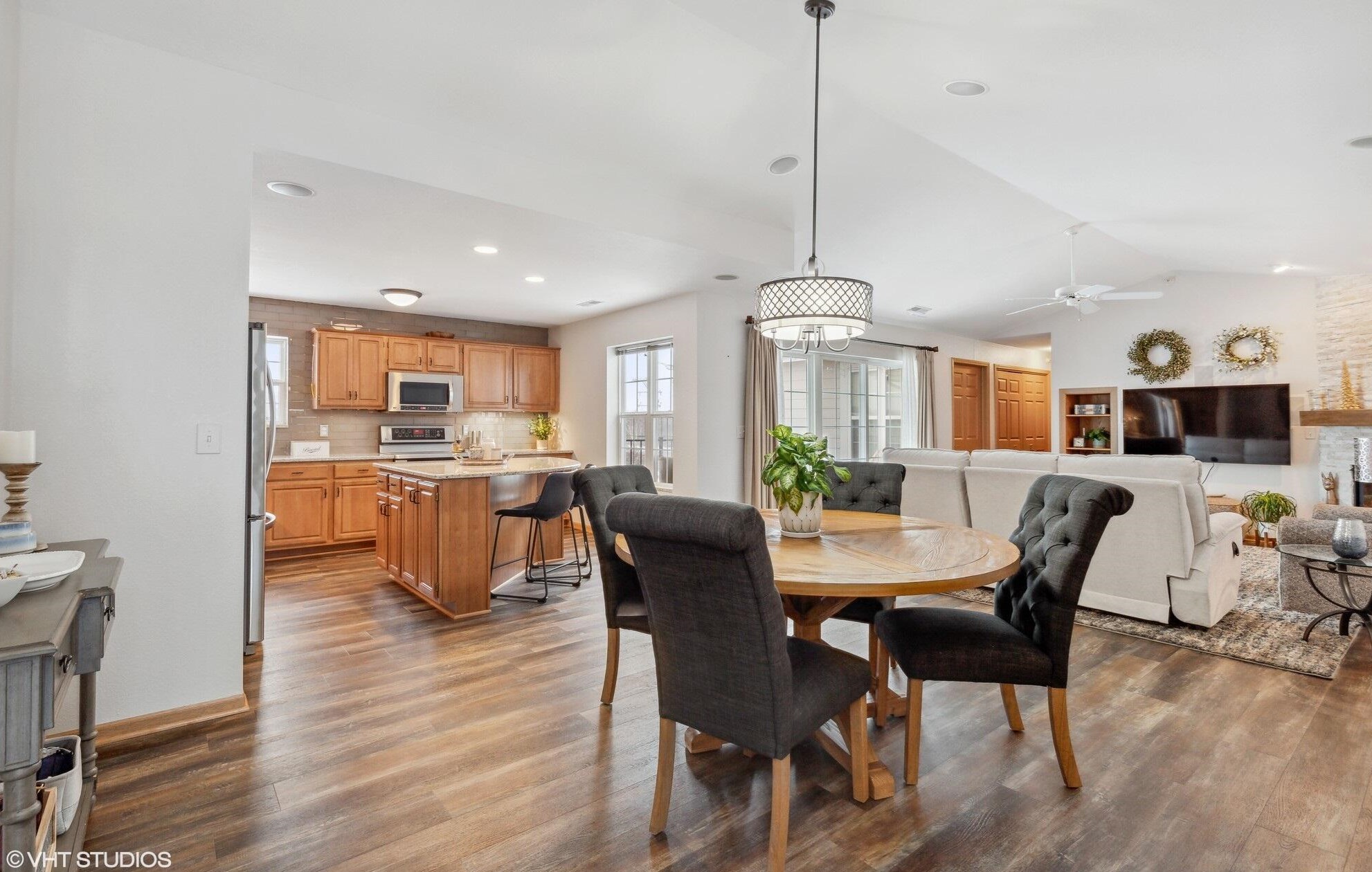 6805 102nd St #10dd, Kenosha, WI 53158