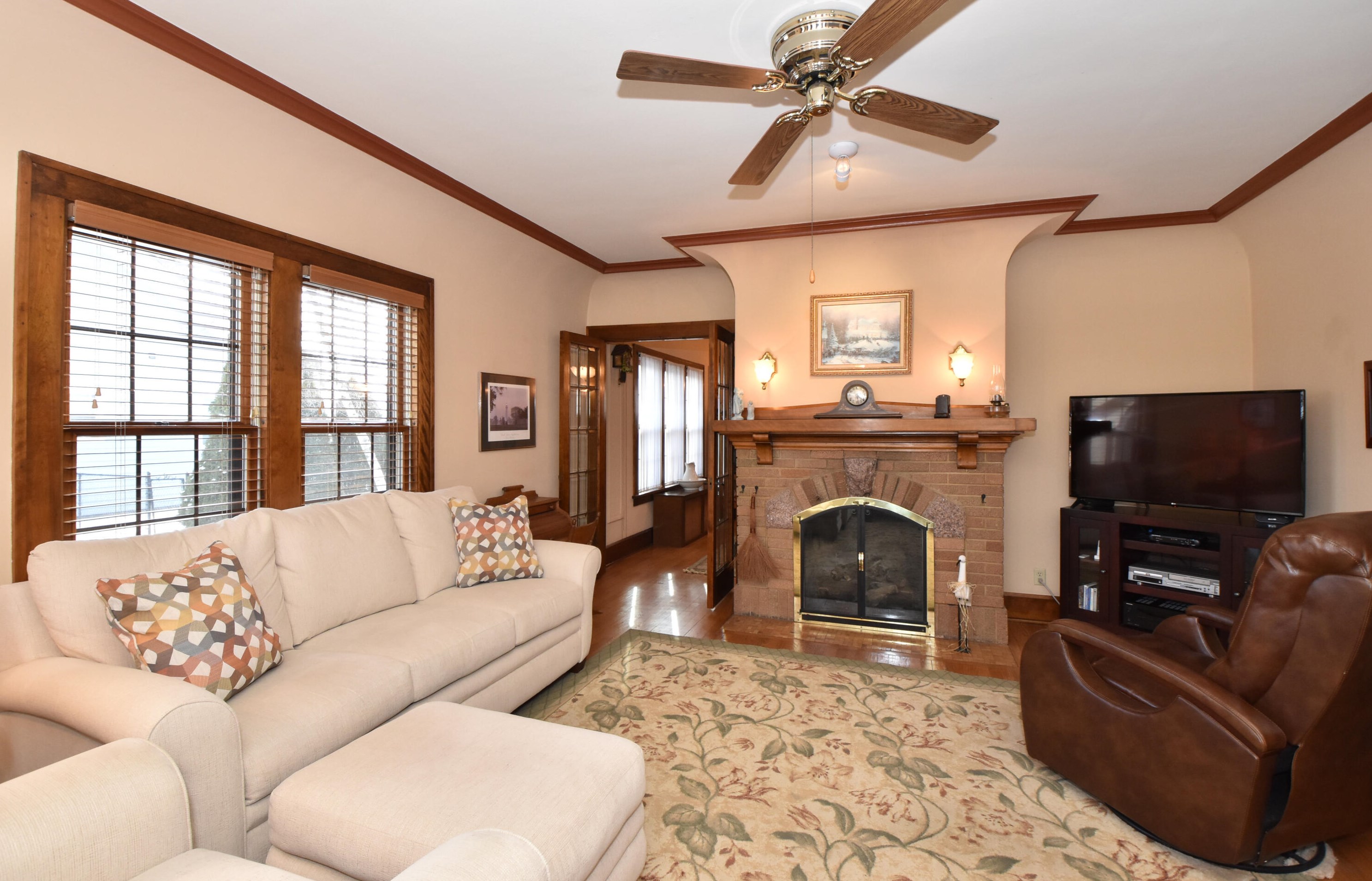 311 Wolff St, Racine, WI 53402-4269