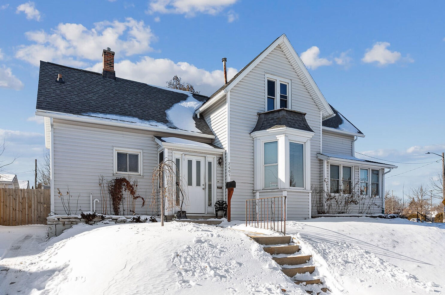 2401 Western Ave, Manitowoc, WI 54220
