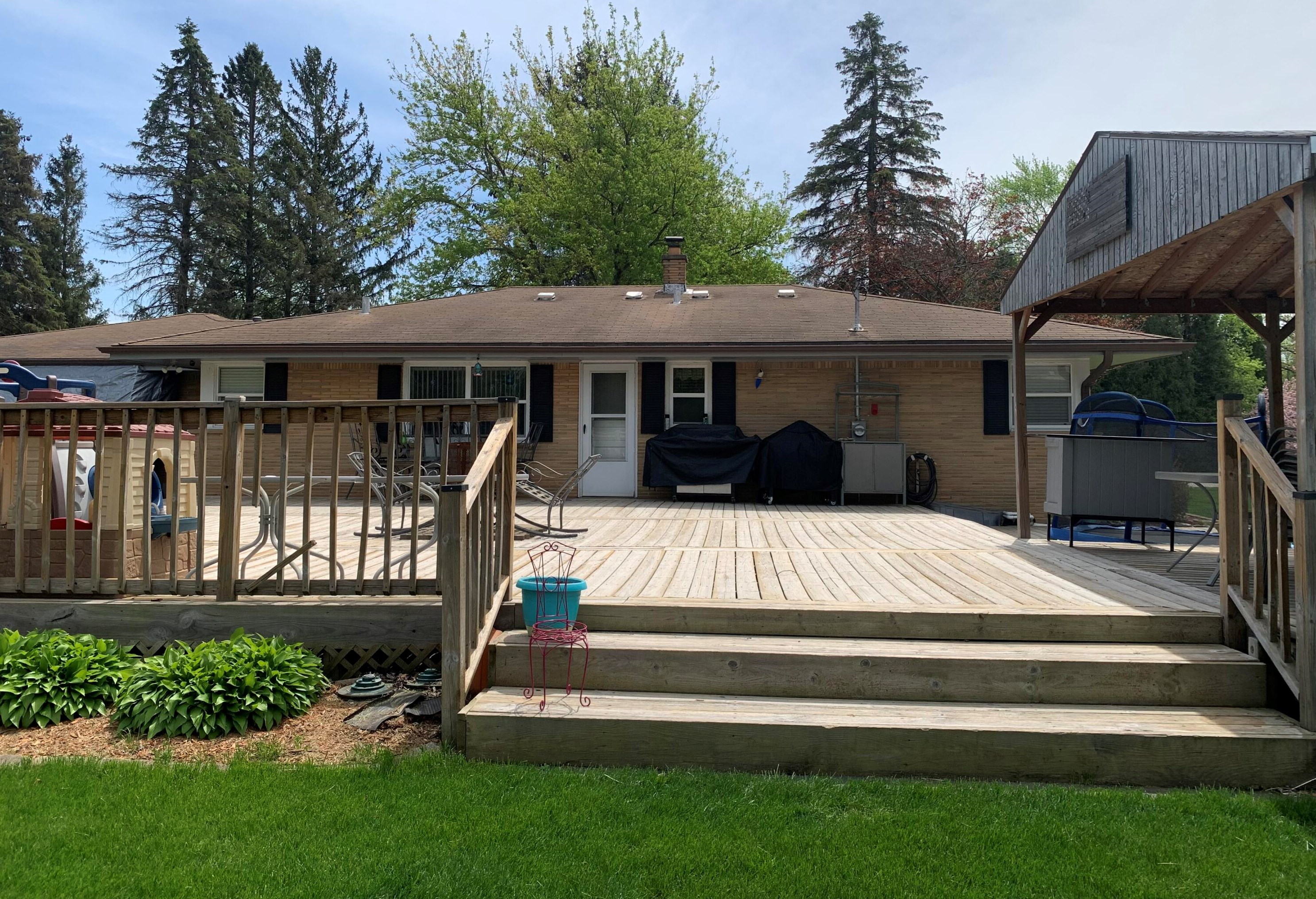 2027 S East Ln, Waukesha, WI 53146