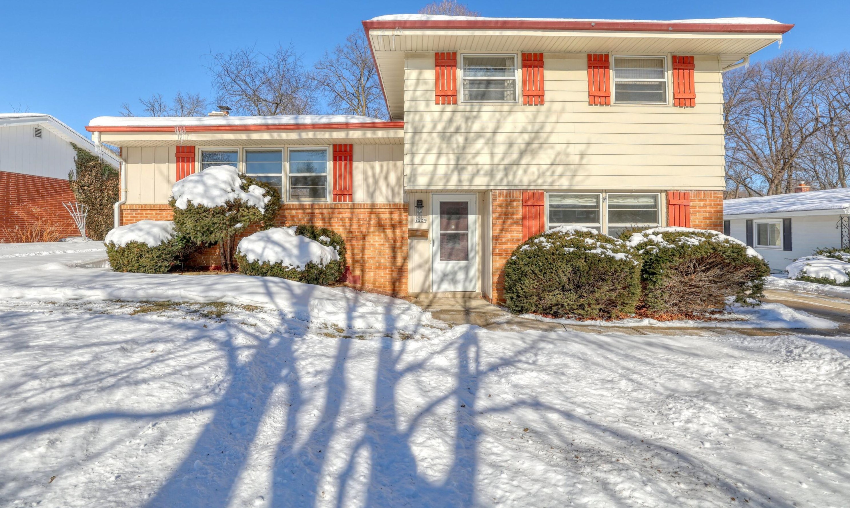 7224 Elberton Ave, Greendale, WI 53129