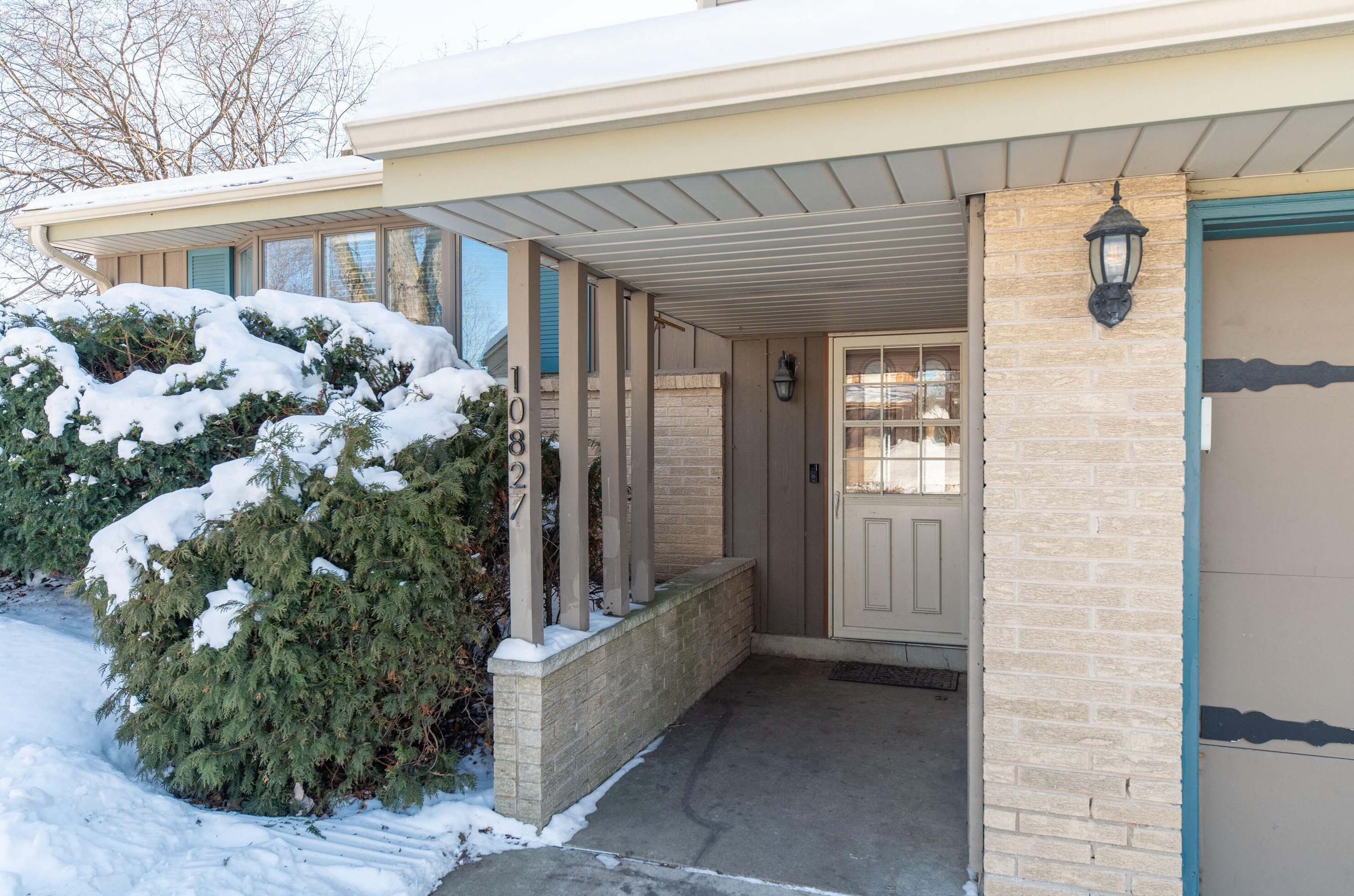 10827 Derby Ave, Milwaukee, WI 53225-4558