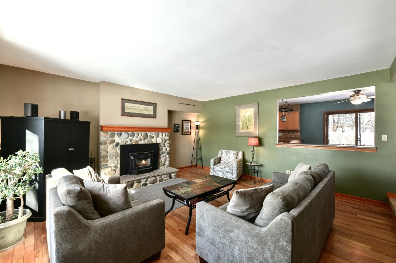 3630 S Sandalwood Ct, Waukesha, WI 53151