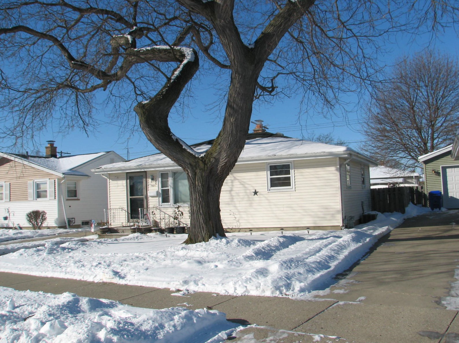 7826 32nd Ave, Kenosha, WI 53142