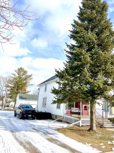 402 Western Ave, Plymouth, WI 53073