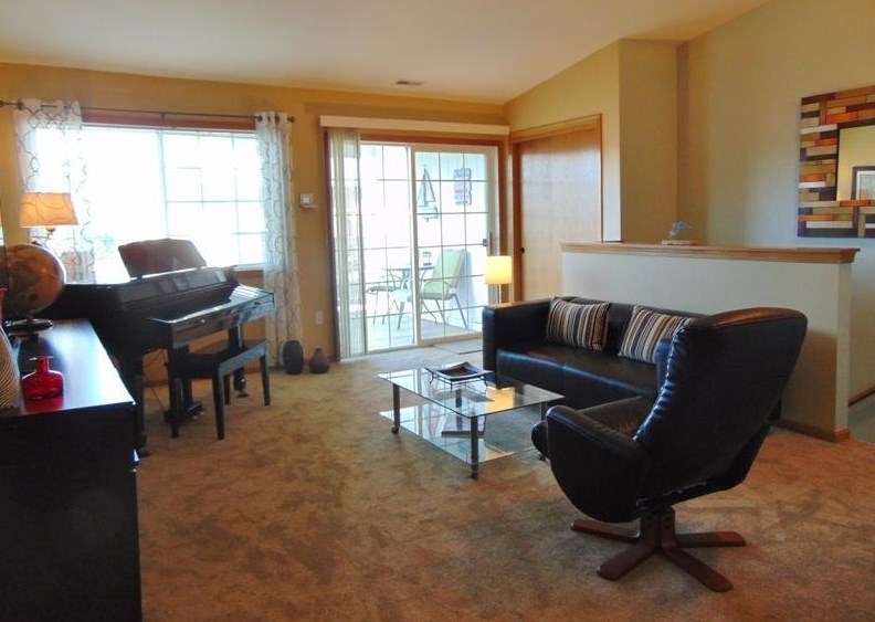 2825 11th #702, Kenosha, WI 53140