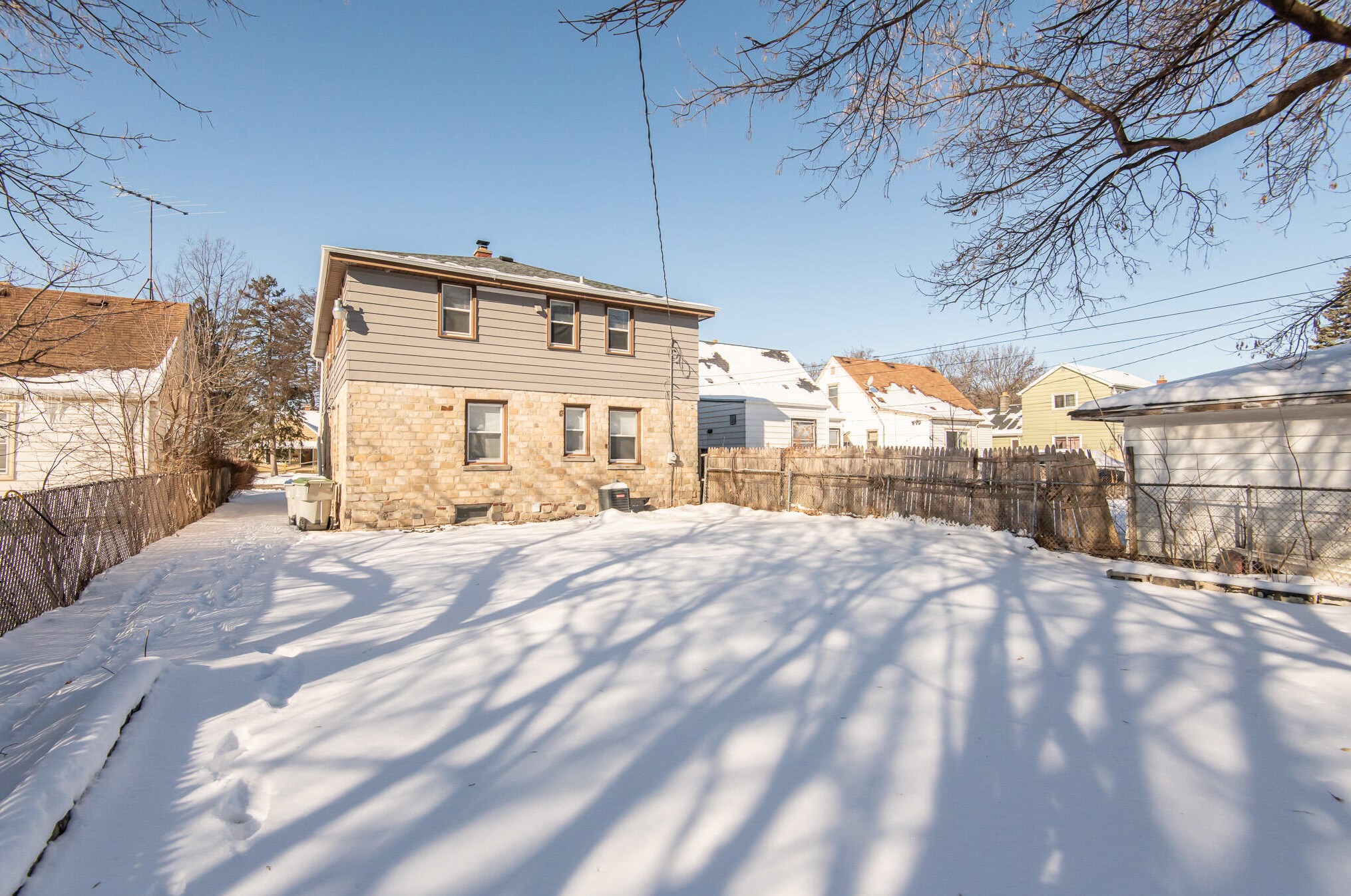5906 N 38th St, Milwaukee, WI 53209