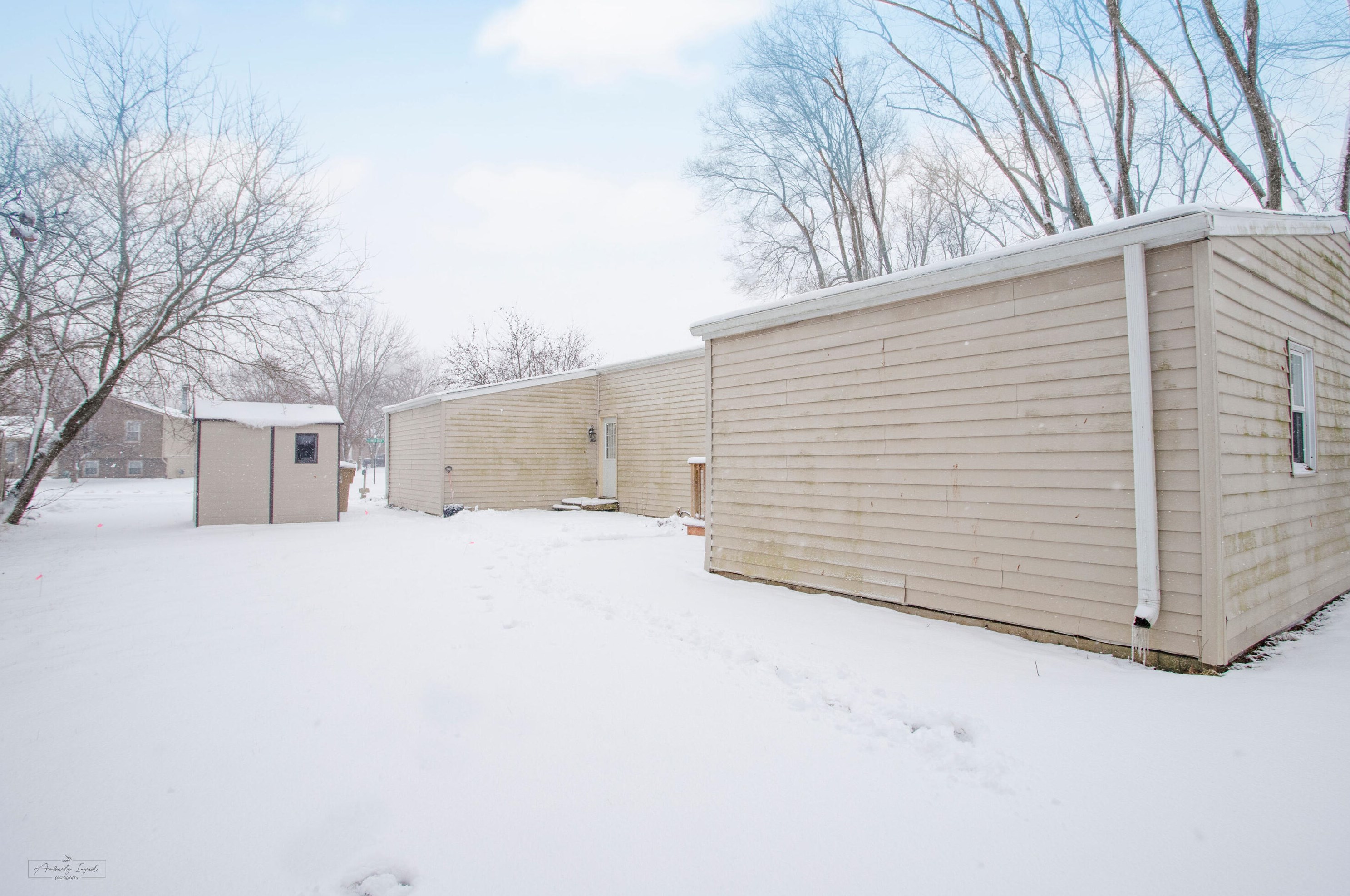 12430 Timber Ridge Dr, Kenosha, WI 53158