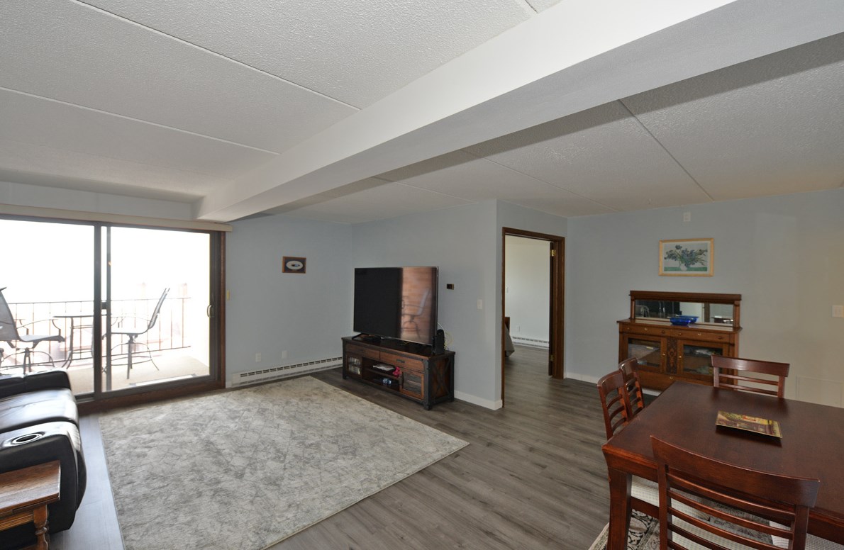 111 11th St #5cn, Racine, WI 53403