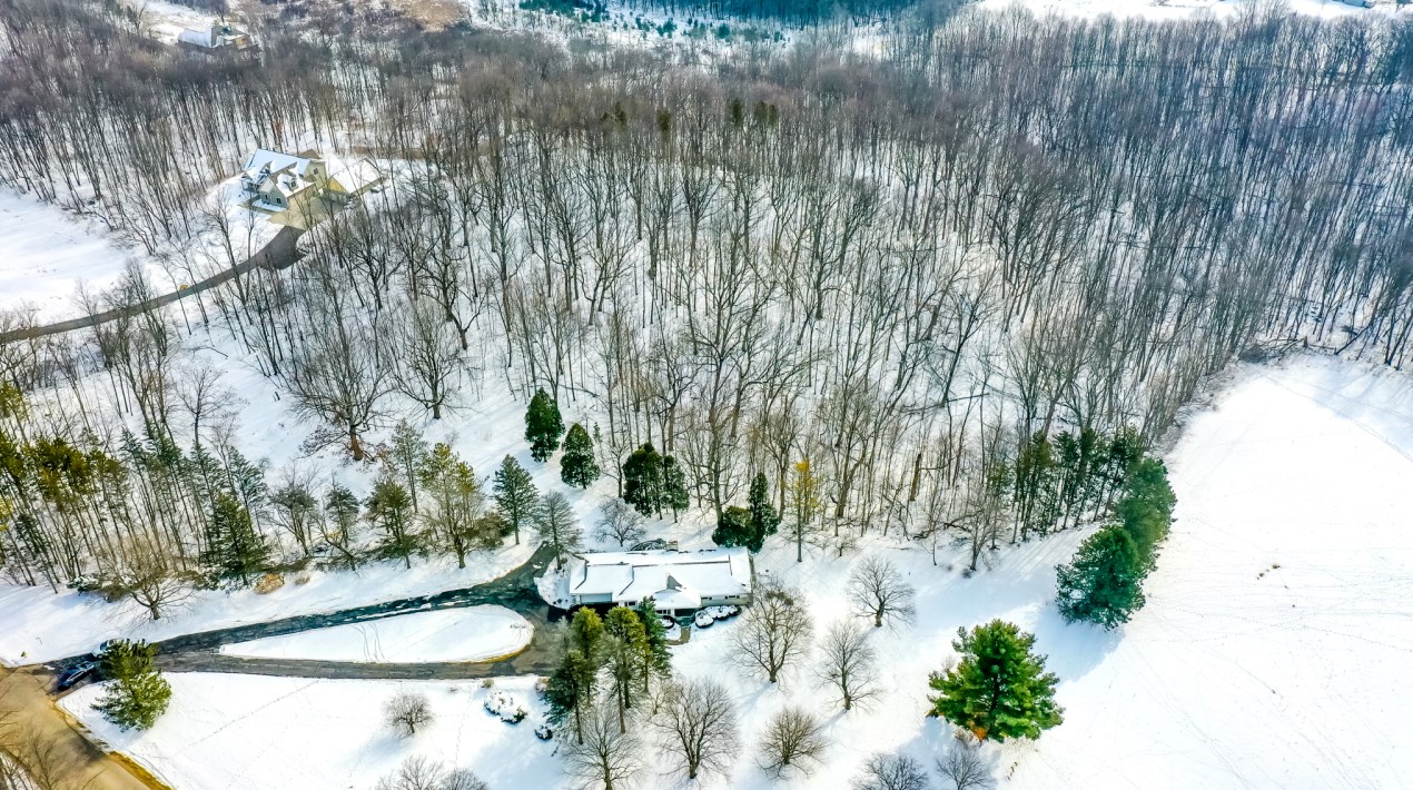 5431 Pleasant Hill Rd, Hartford, WI 53027-9054