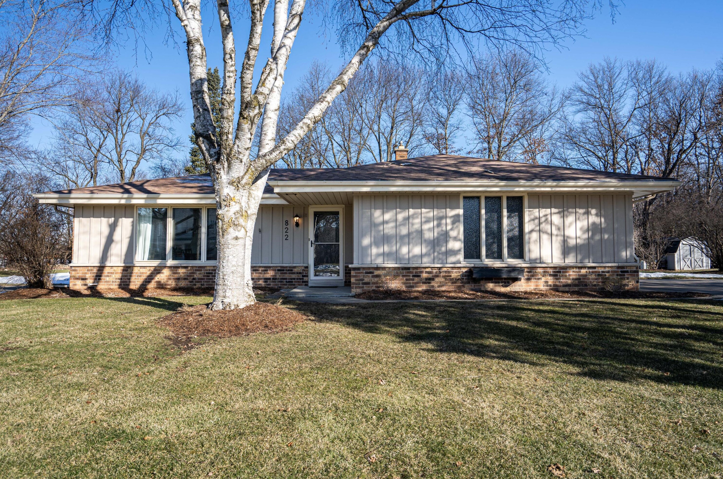 822 Buckingham Cir, Chenequa, WI 53029