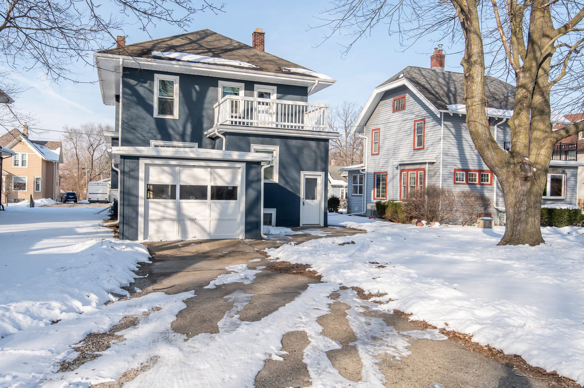 411 Bethesda Ct, Waukesha, WI 53186