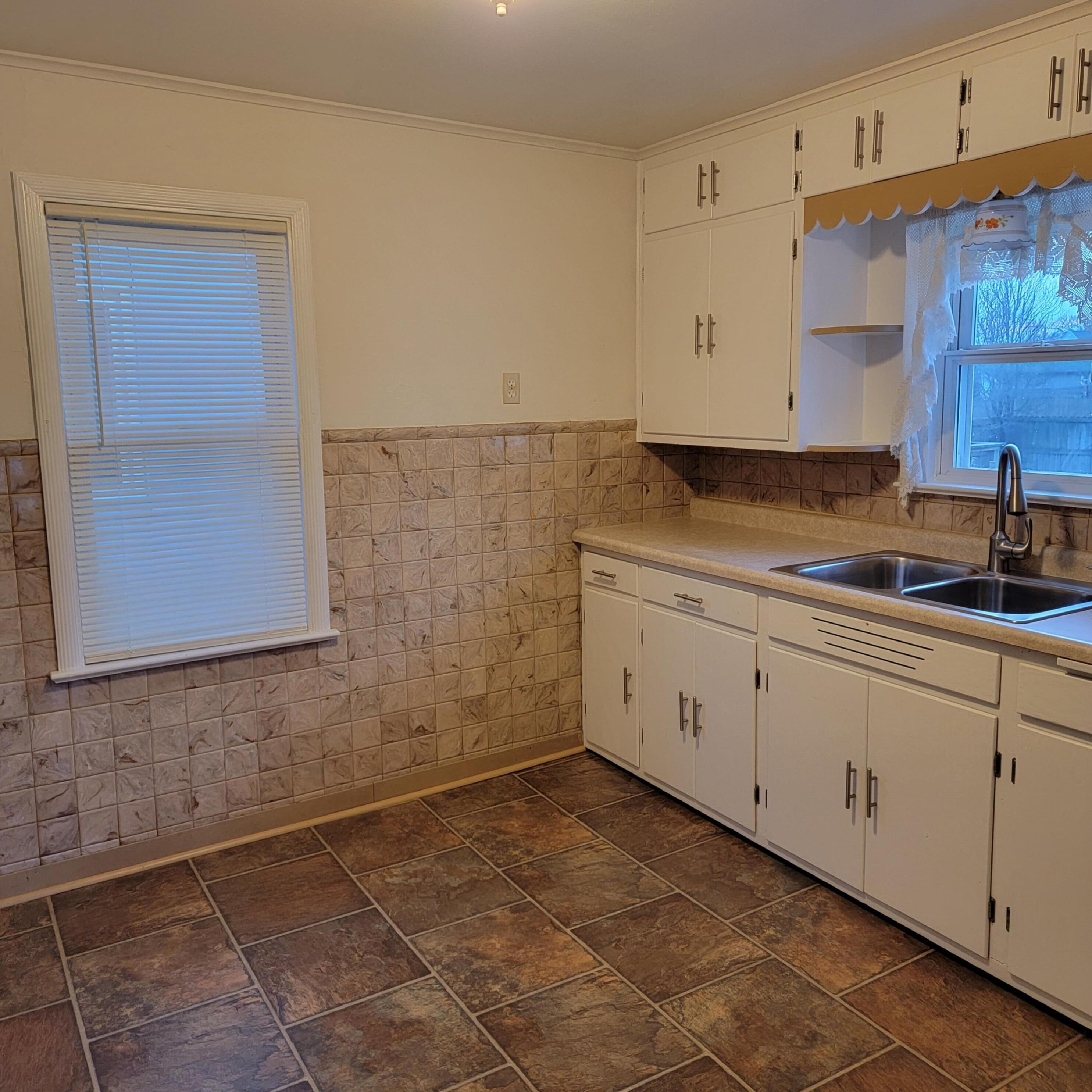 1022 Hawthorne St, Two Rivers, WI 54241