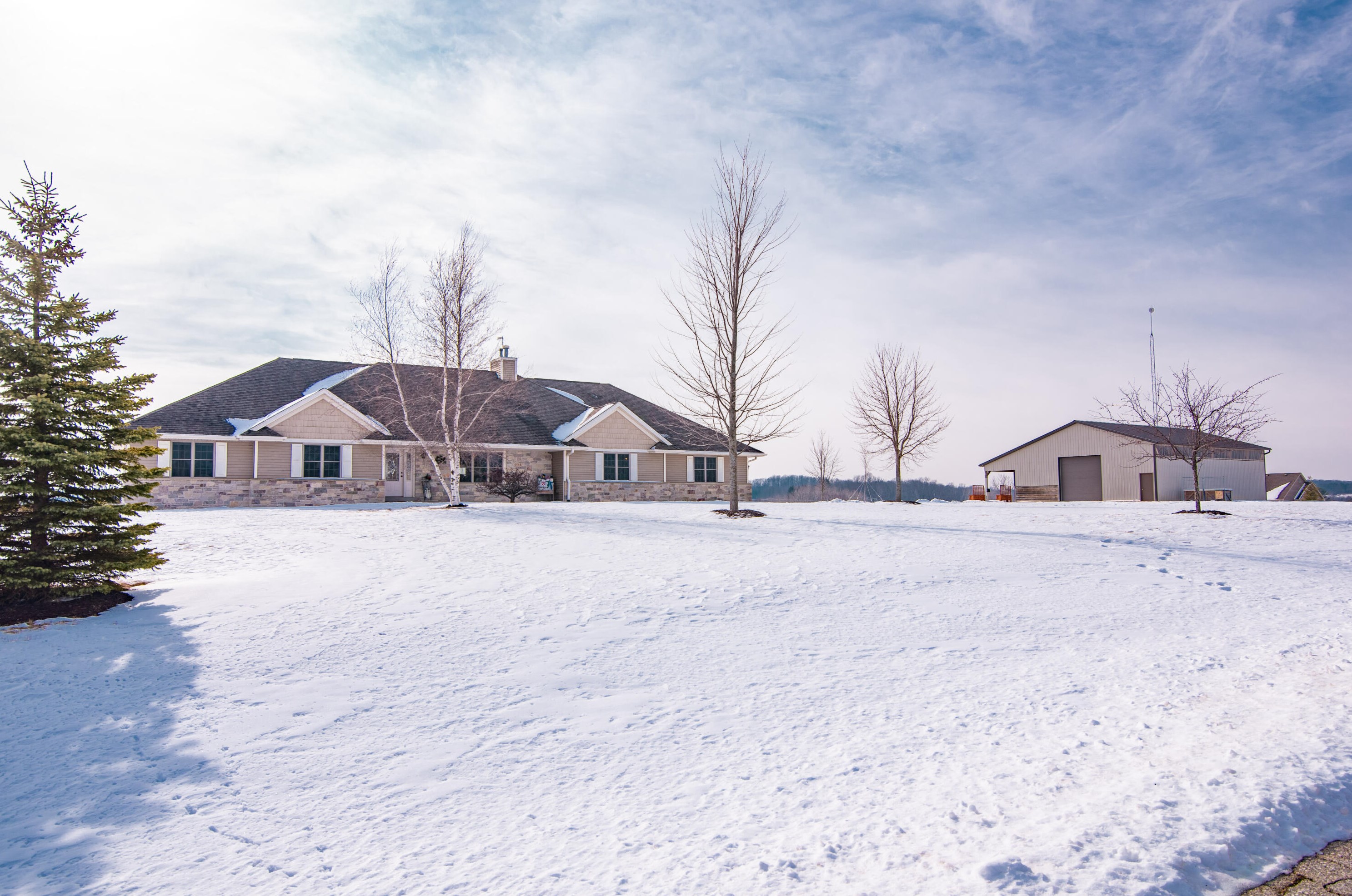 2421 Scenic Dr, Kewaskum, WI 53040