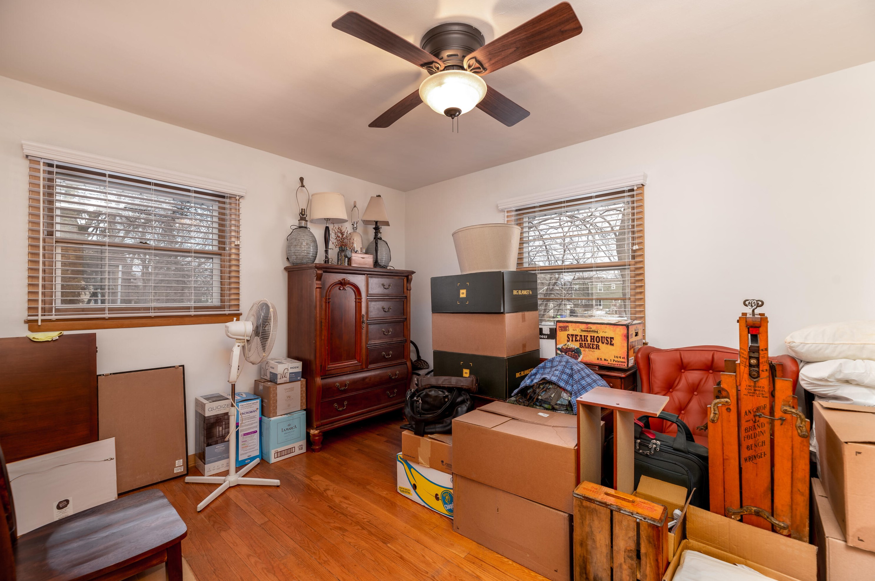 1275 Chester St, Brookfield WI  53005-7112 exterior