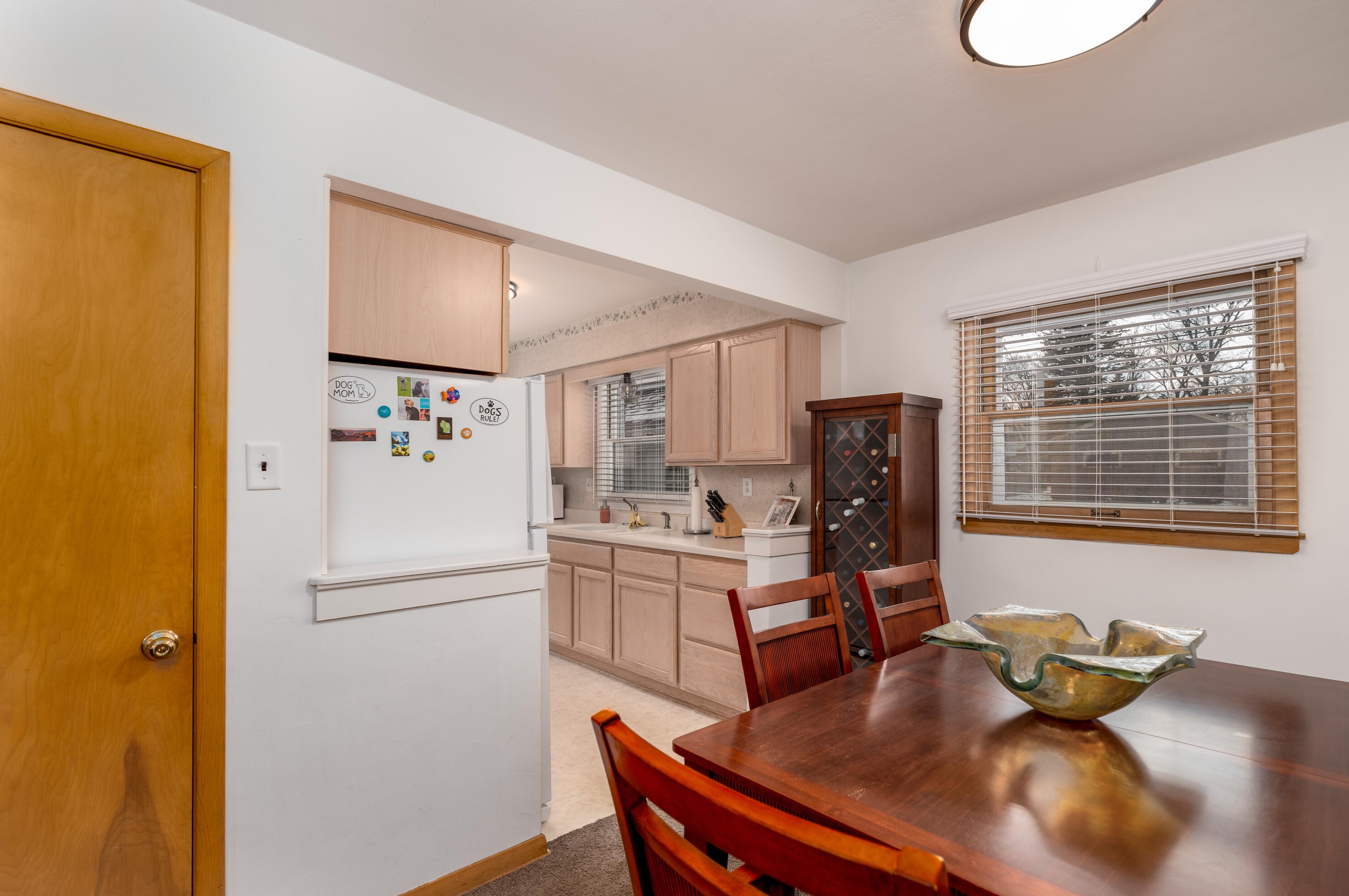 1275 Chester St, Brookfield WI  53005-7112 exterior