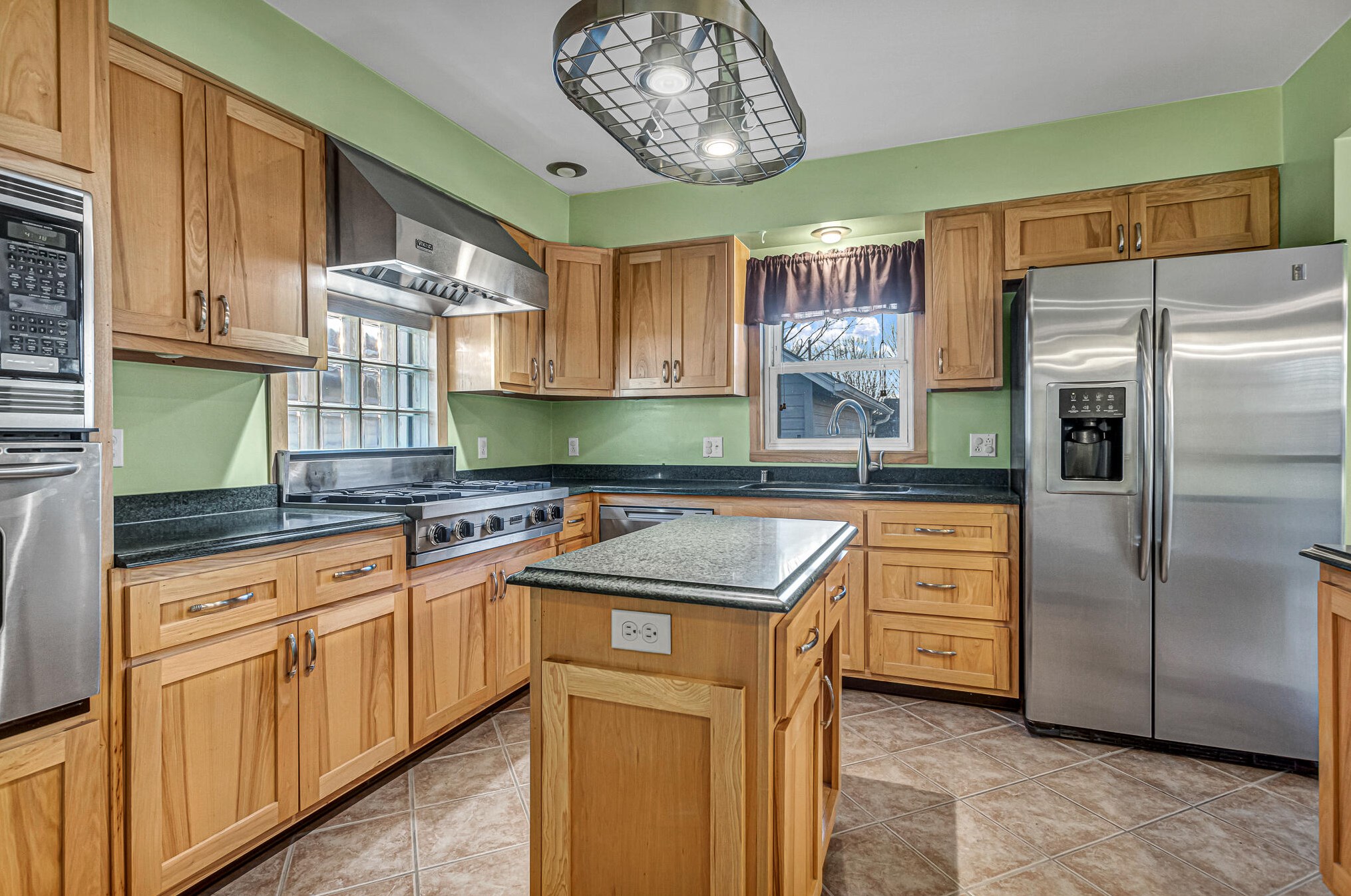 2524 10th St, Sheboygan WI  53081-6364 exterior