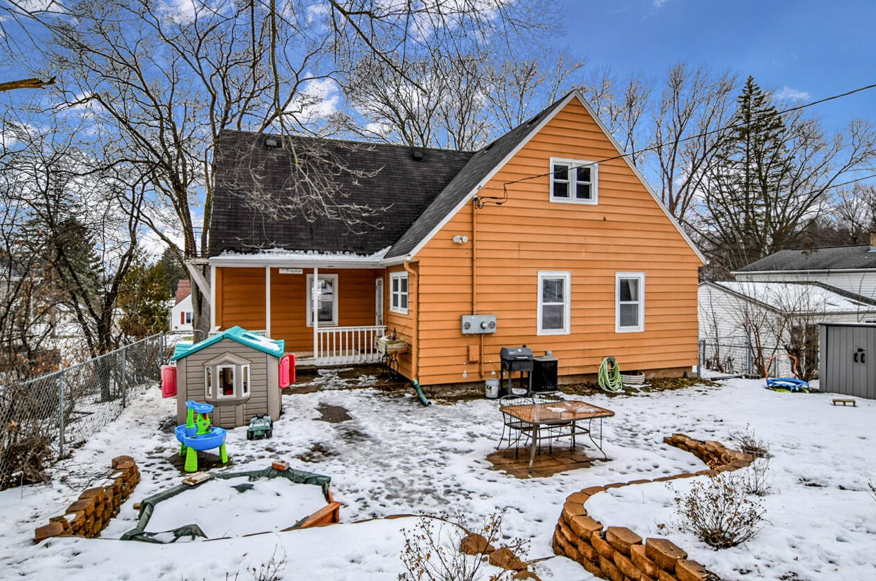 4117 Barby Ln, Madison WI 53704-1601 exterior