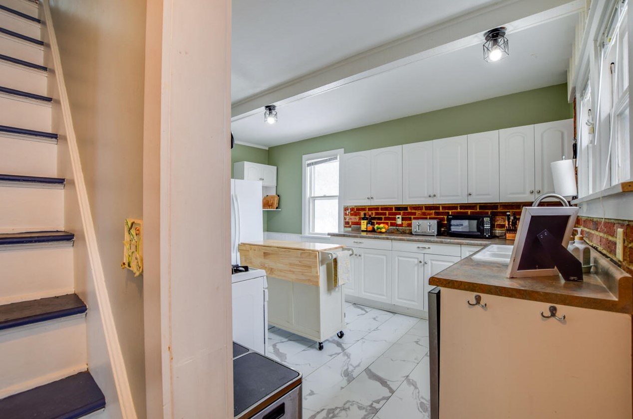 4117 Barby Ln, Madison WI 53704-1601 exterior