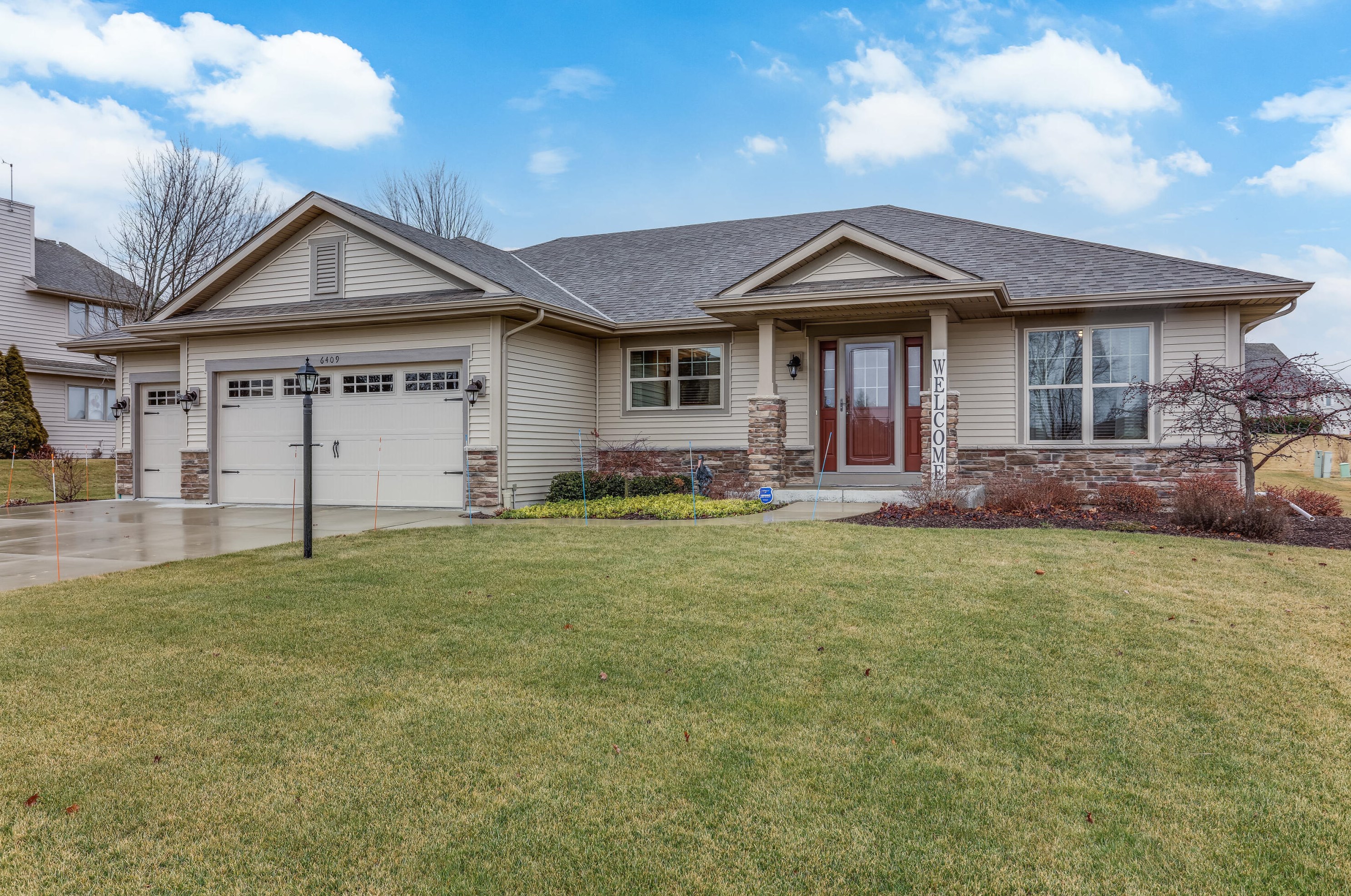 6409 Greenhill Dr, Racine, WI 53406-6343