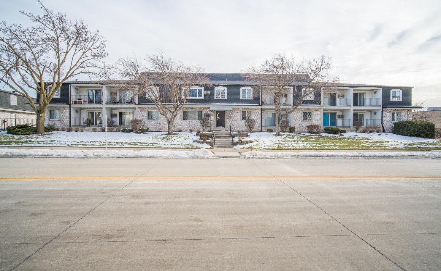 141 W North St #15, Waukesha, WI 53188