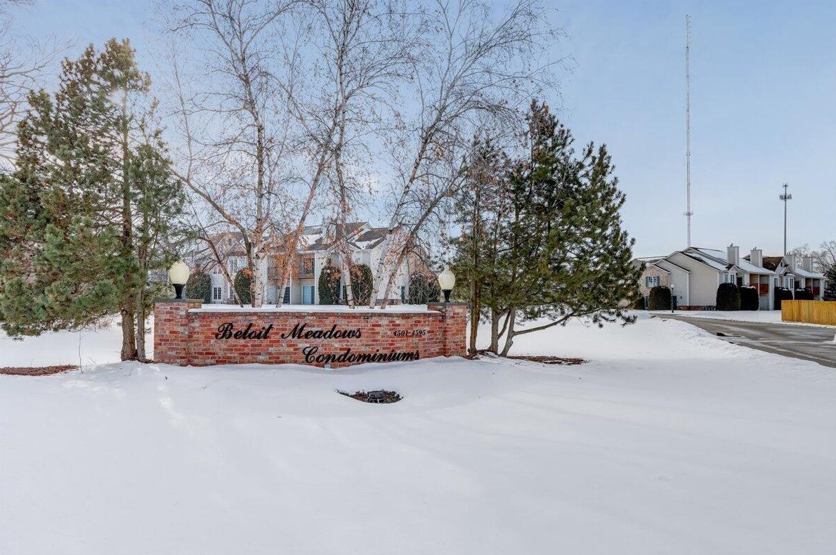 4555 S 124th St, Waukesha, WI 53151