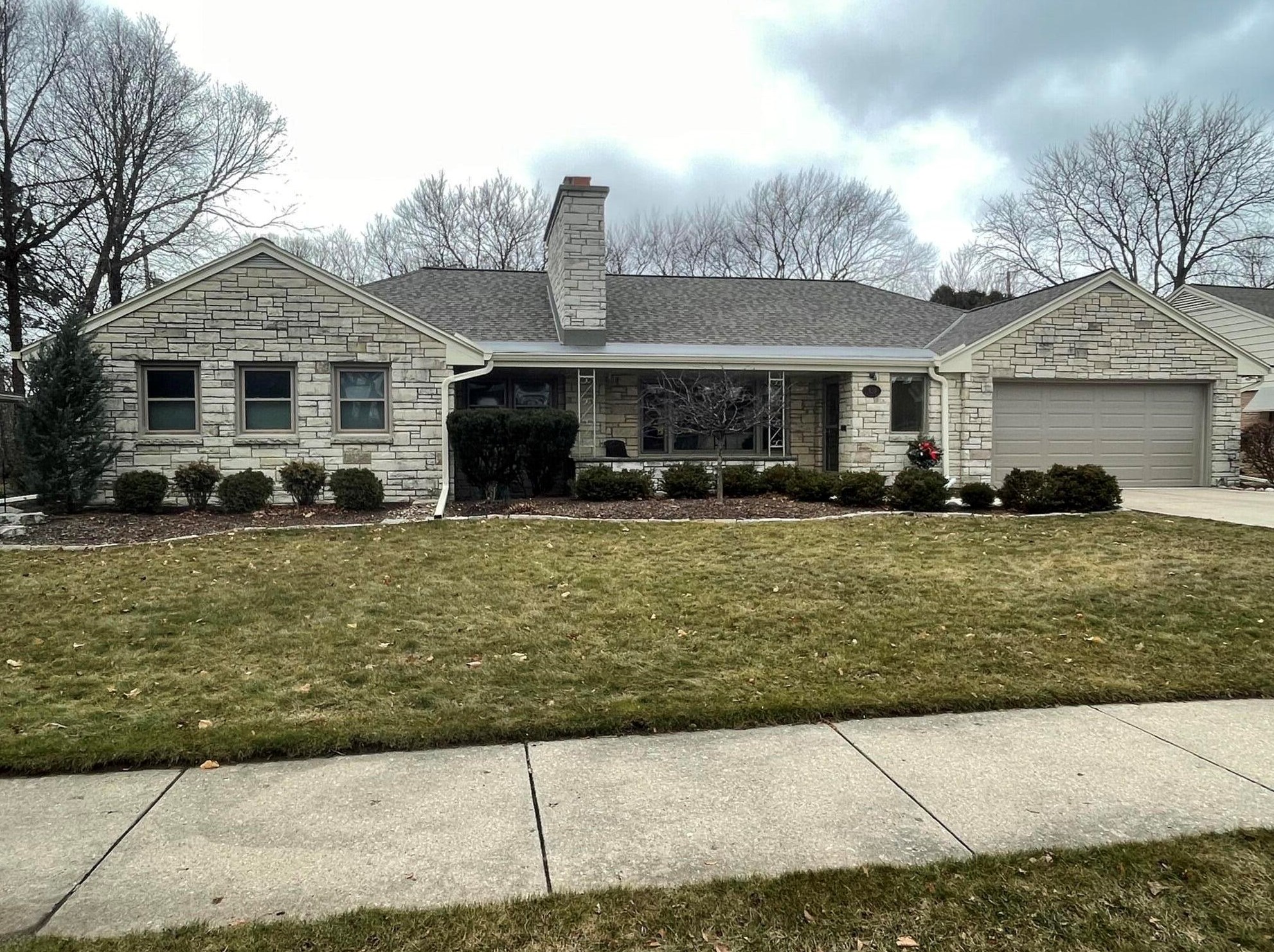 839 73rd St, Milwaukee, WI 53214-3148