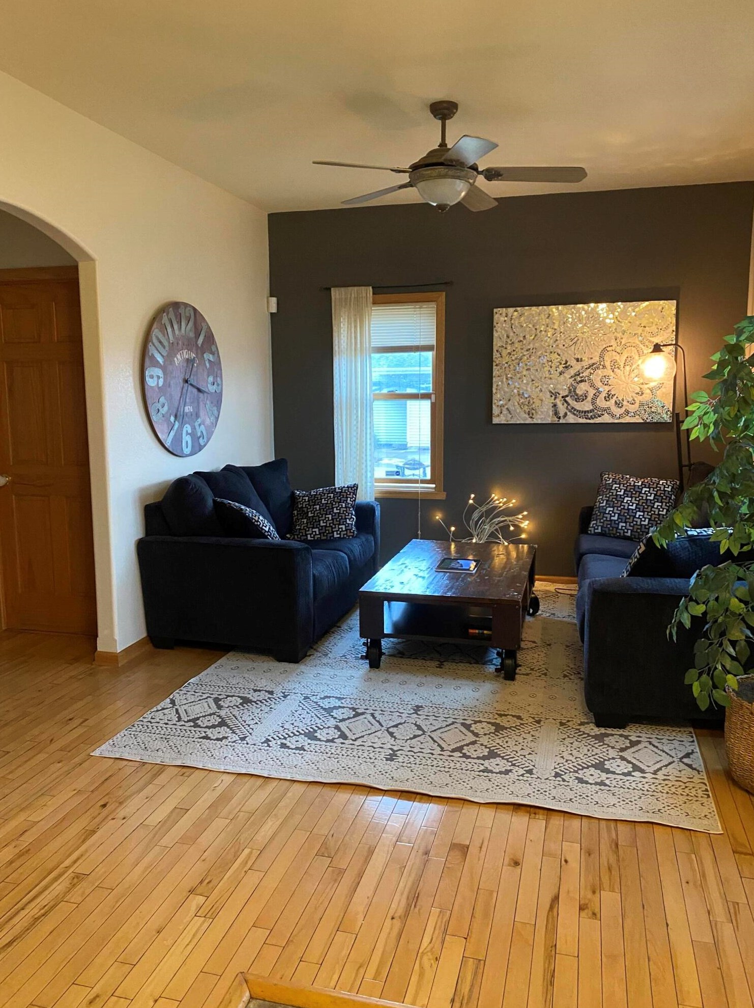 9320 48th St, Hales Corners, WI 53132-7613