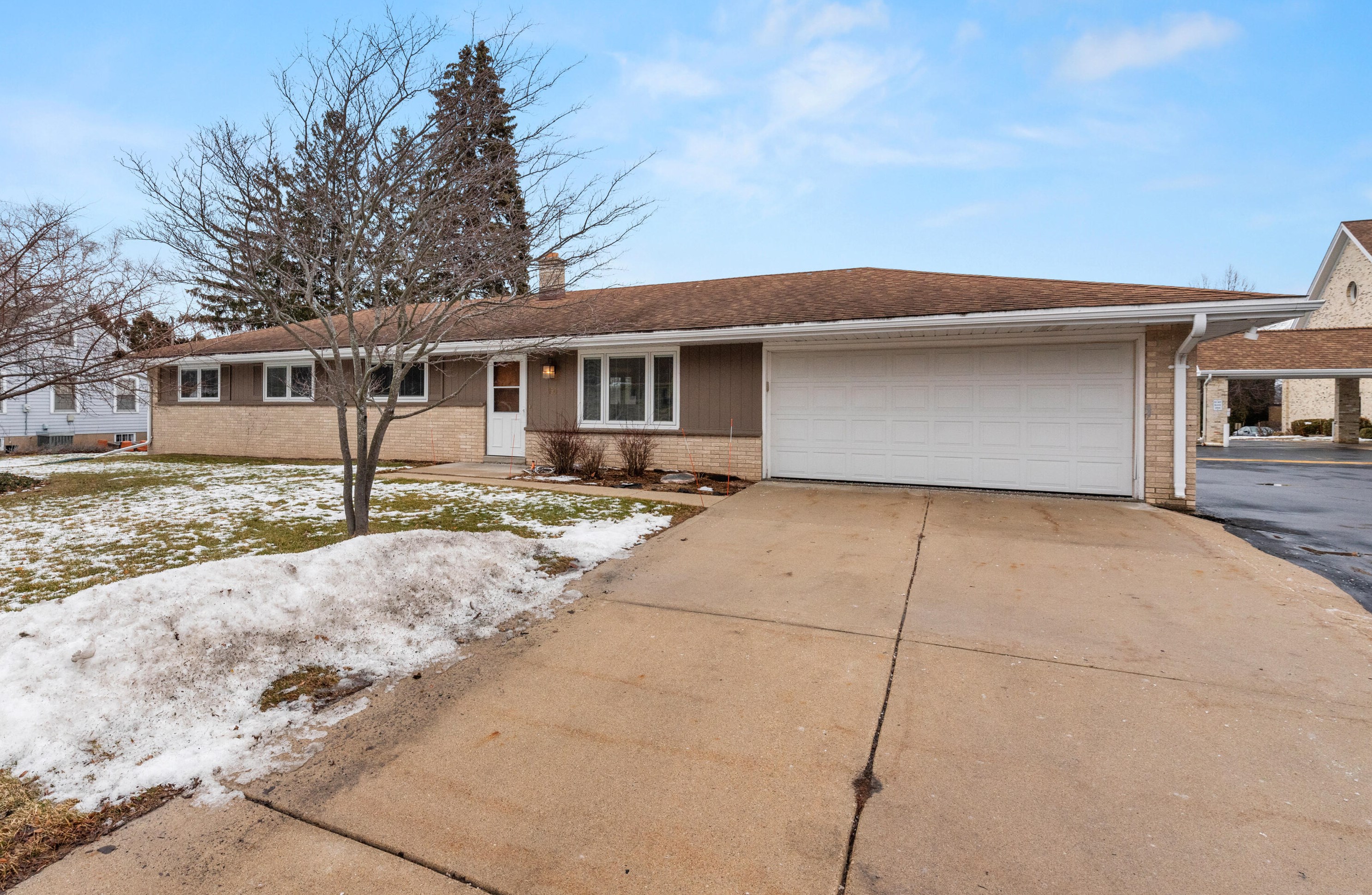 150 N Dries St, Saukville, WI 53080