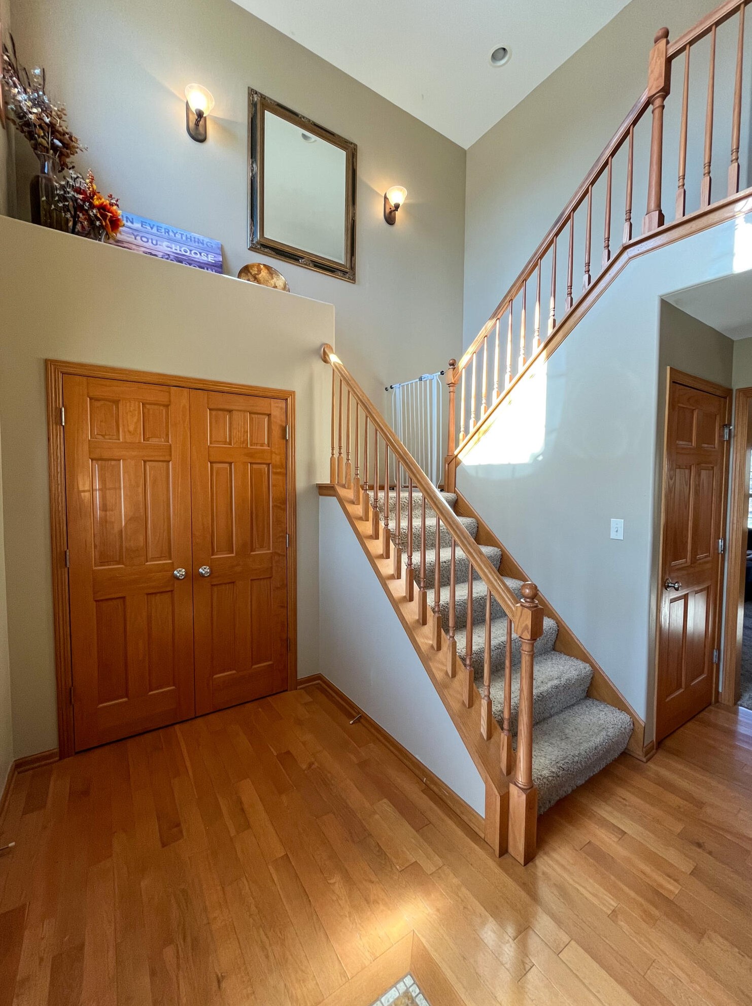 612 E Elm Rd, Oak Creek, WI 53154