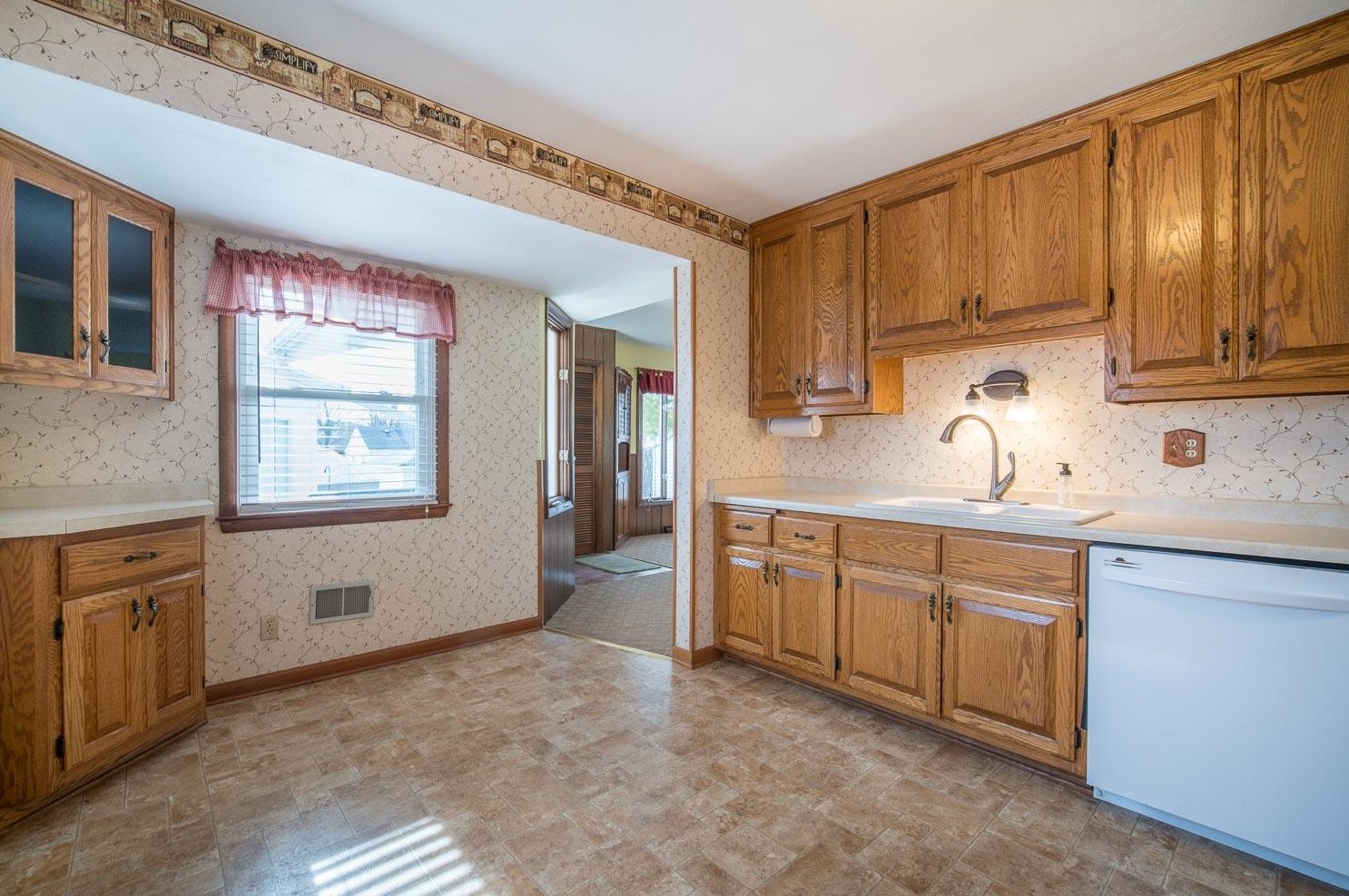 503 Manistique Ave, South Milwaukee, WI 53172-3325