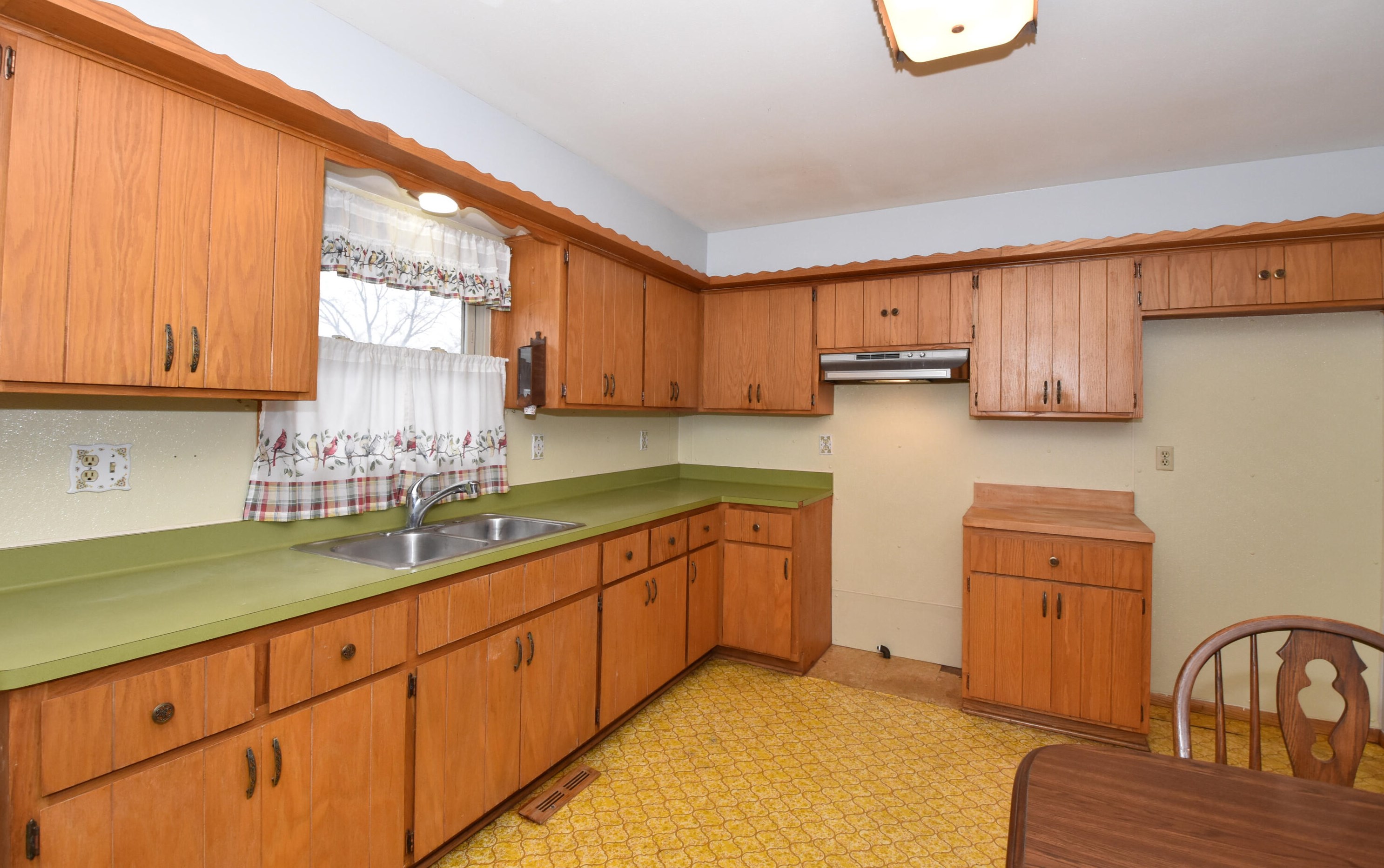 5209 Emstan Hills Rd, Racine, WI 53406-5329