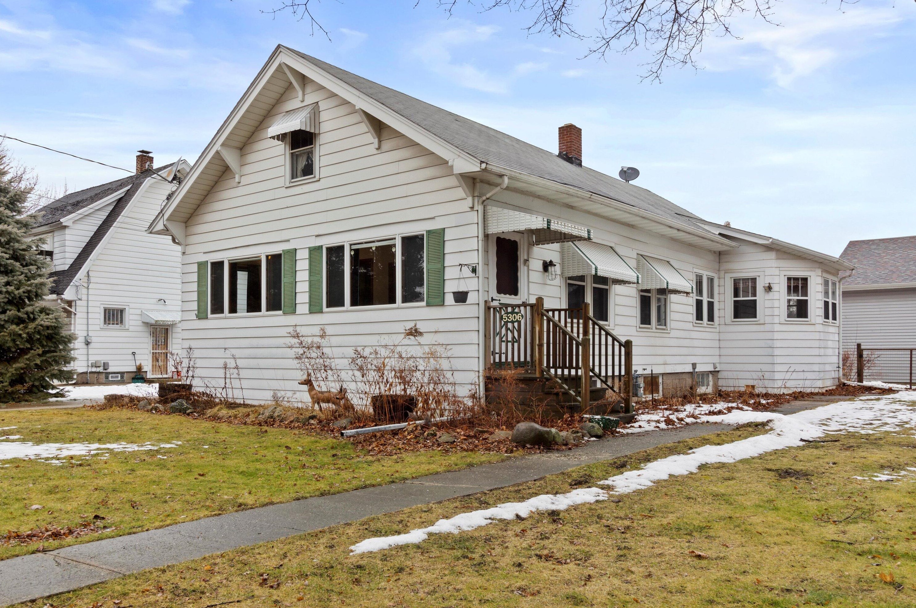 5306 73rd St, Kenosha, WI 53142