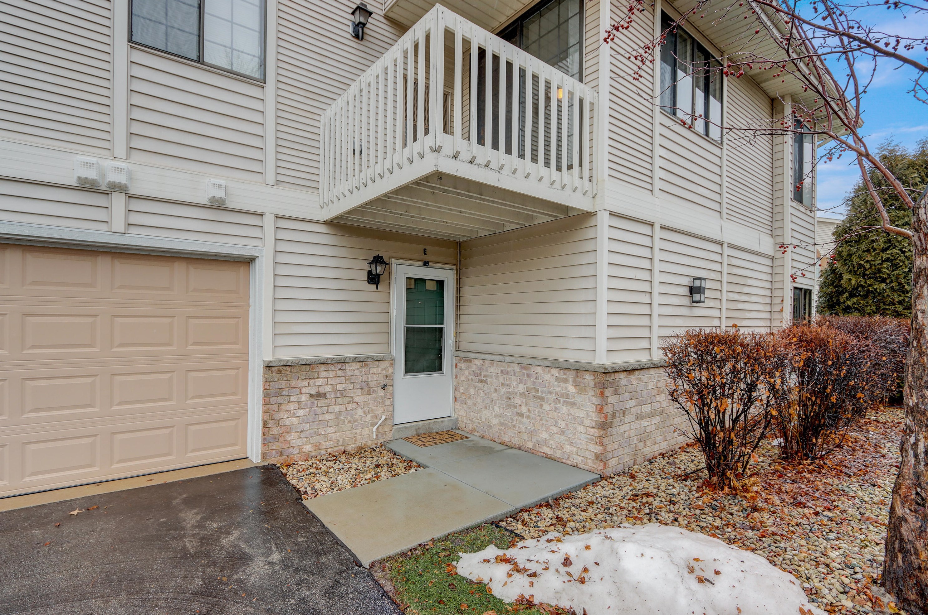 7203 98th Ave #9e, Kenosha, WI 53142