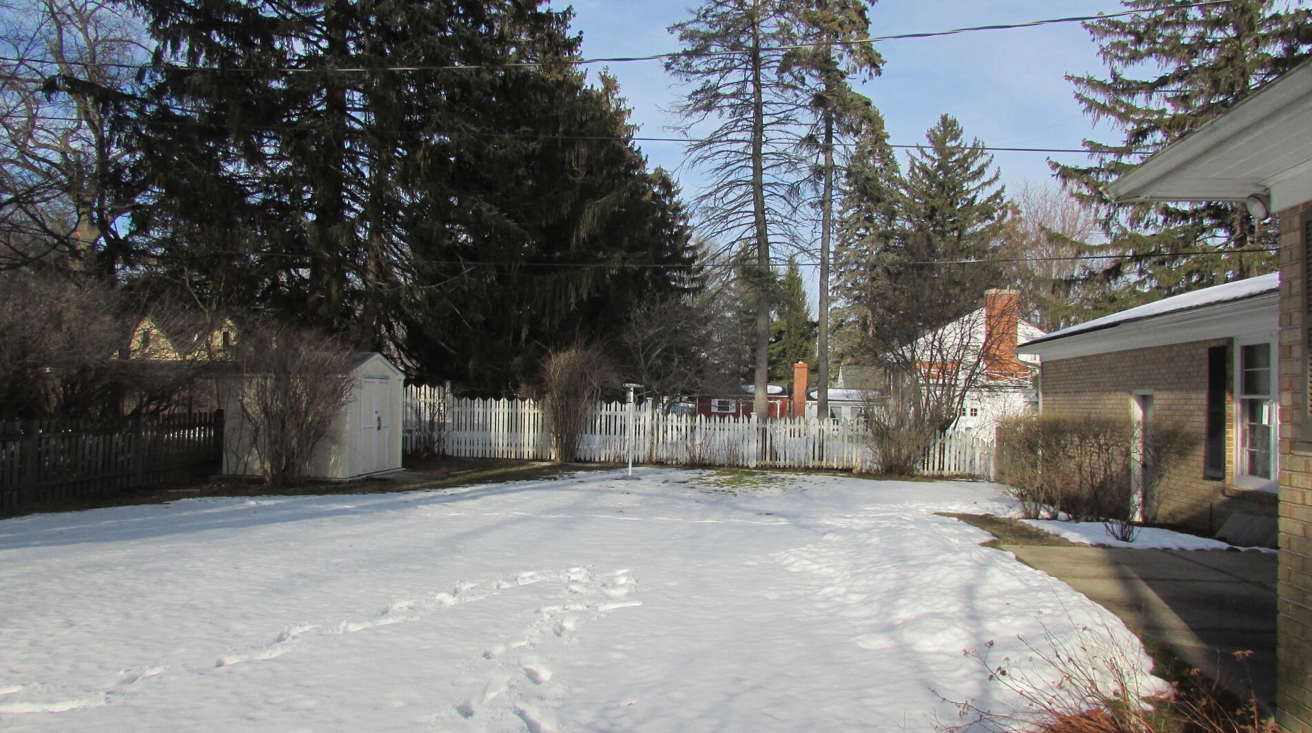 3368 Elmwood Dr, Racine, WI 53405-4757
