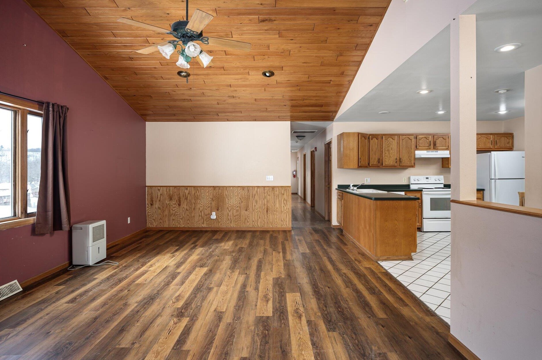 282 E Lakeview Dr, La Farge, WI 54639