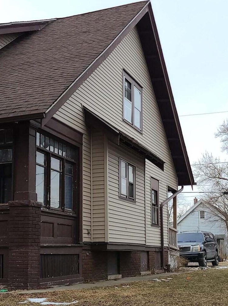 3231 N 24th Pl, Milwaukee, WI 53206