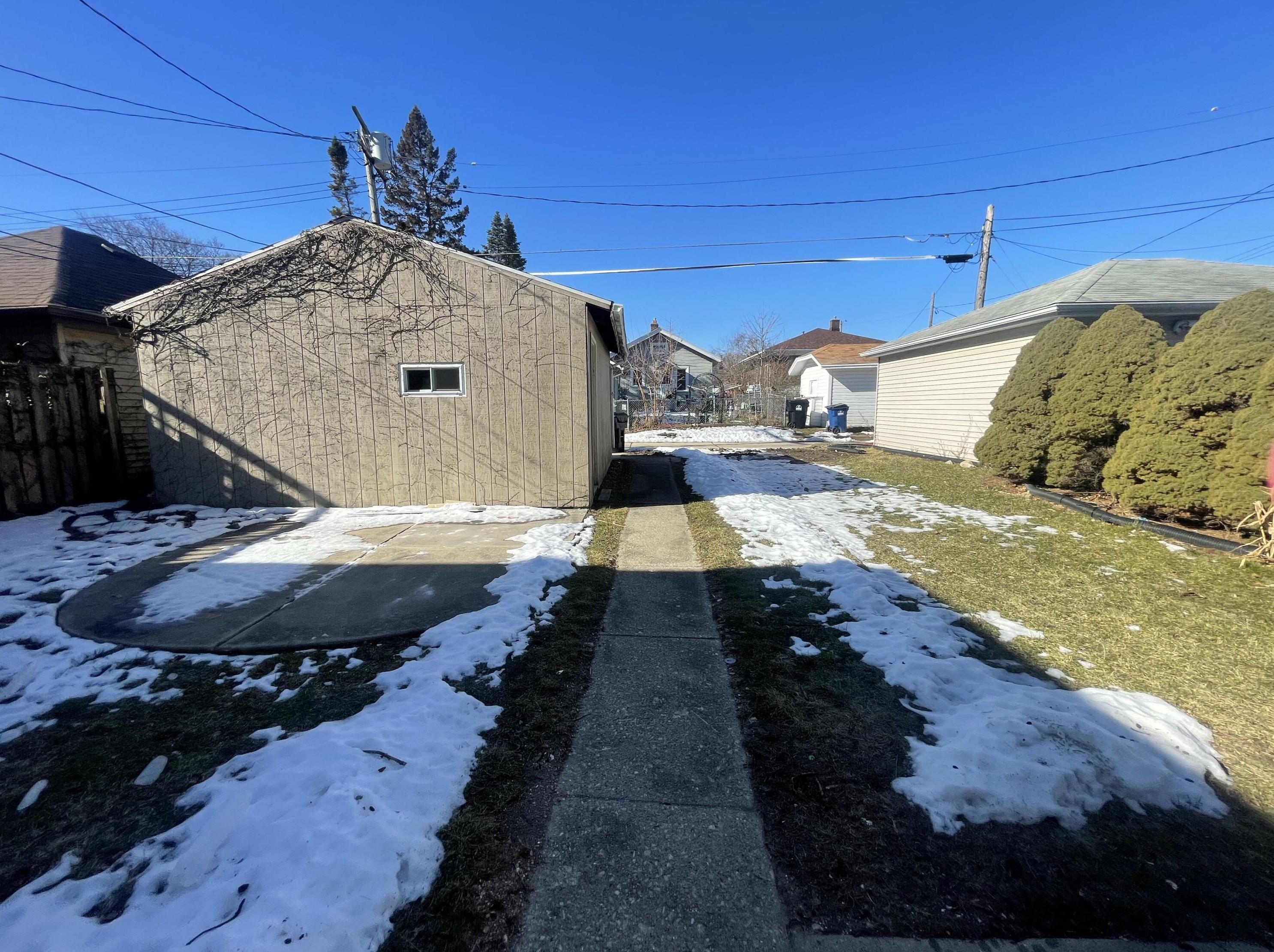 704 Blaine Ave, Racine WI  53405-2406 exterior