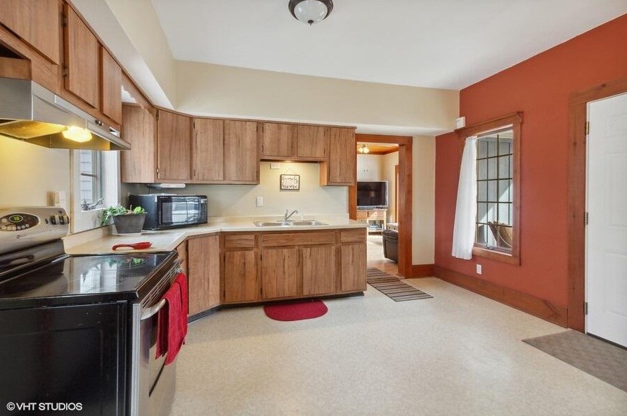 125 Monroe St, Fort Atkinson, WI 53538-1703