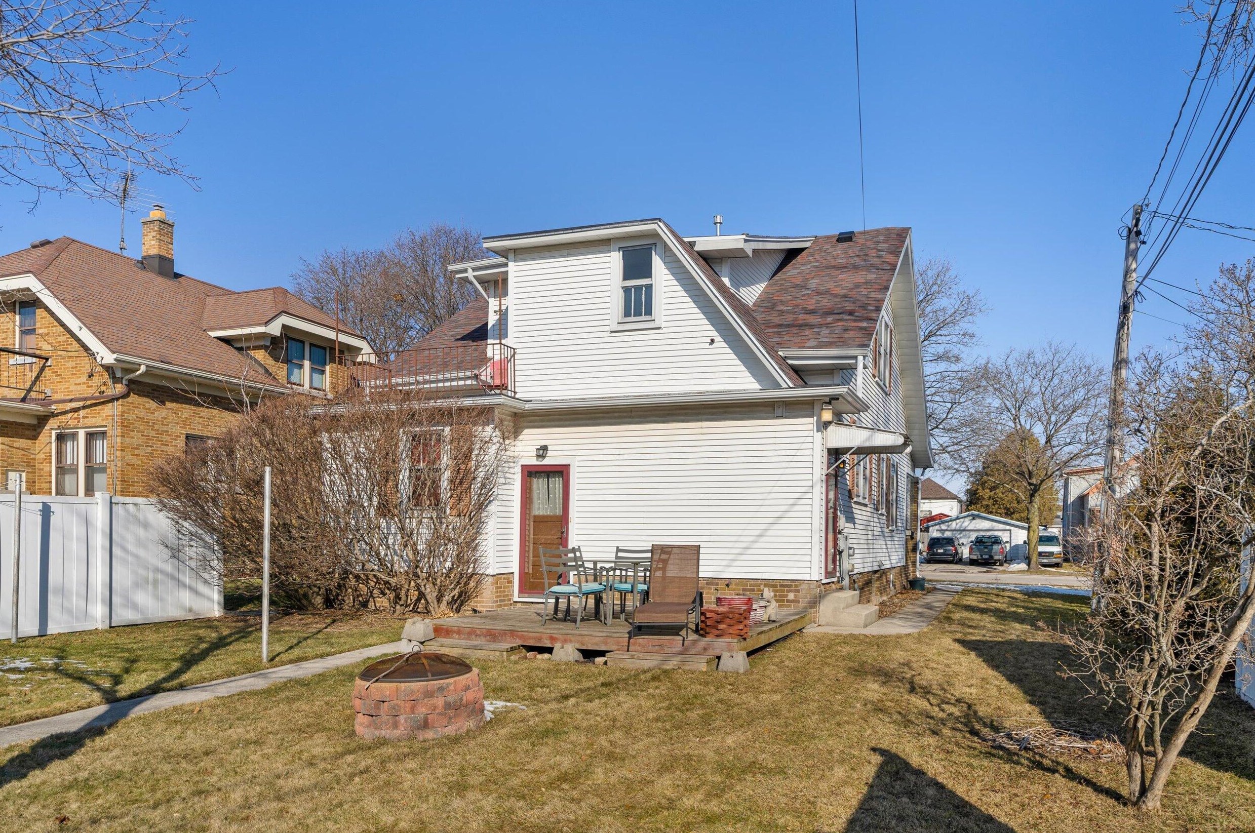 1511 Superior Ave, Sheboygan WI  53081-2442 exterior