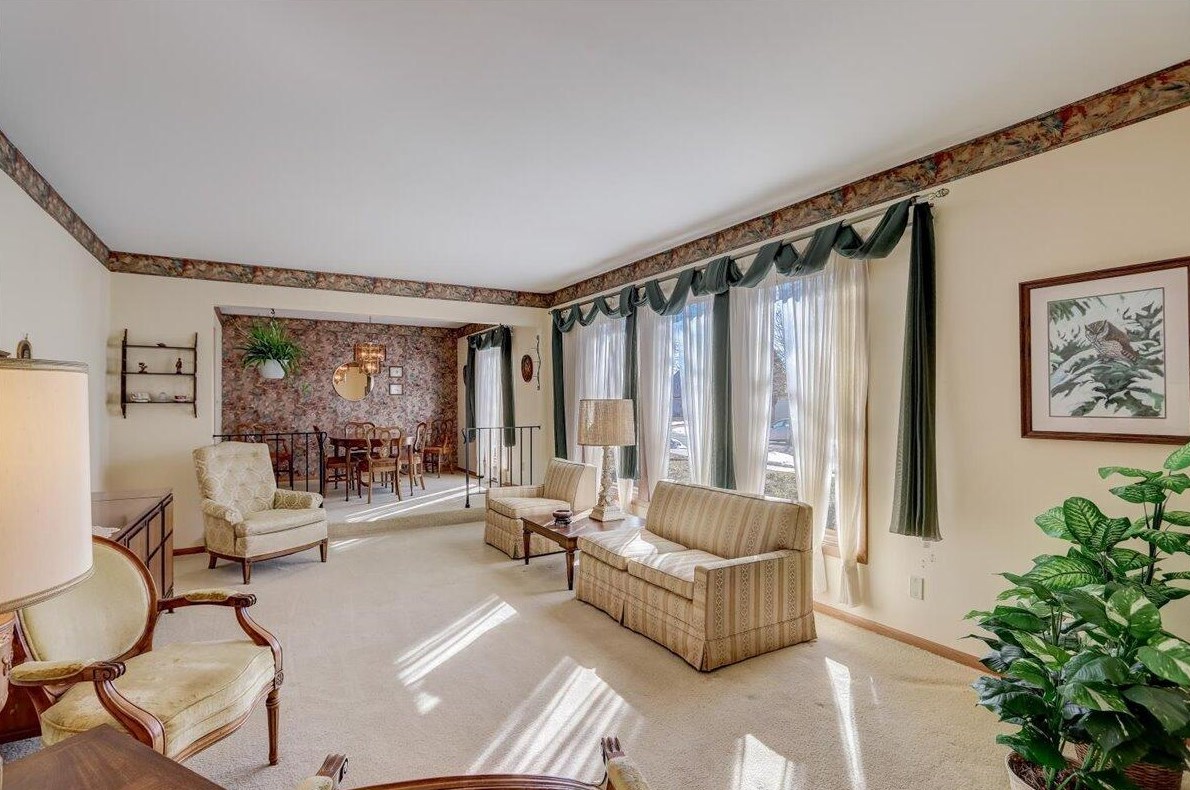 5973 Sugarbush Ln, Greendale, WI 53129