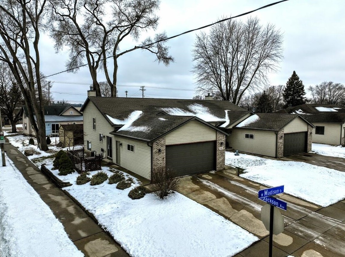 604 Madison St, Jefferson WI  53549-1096 exterior