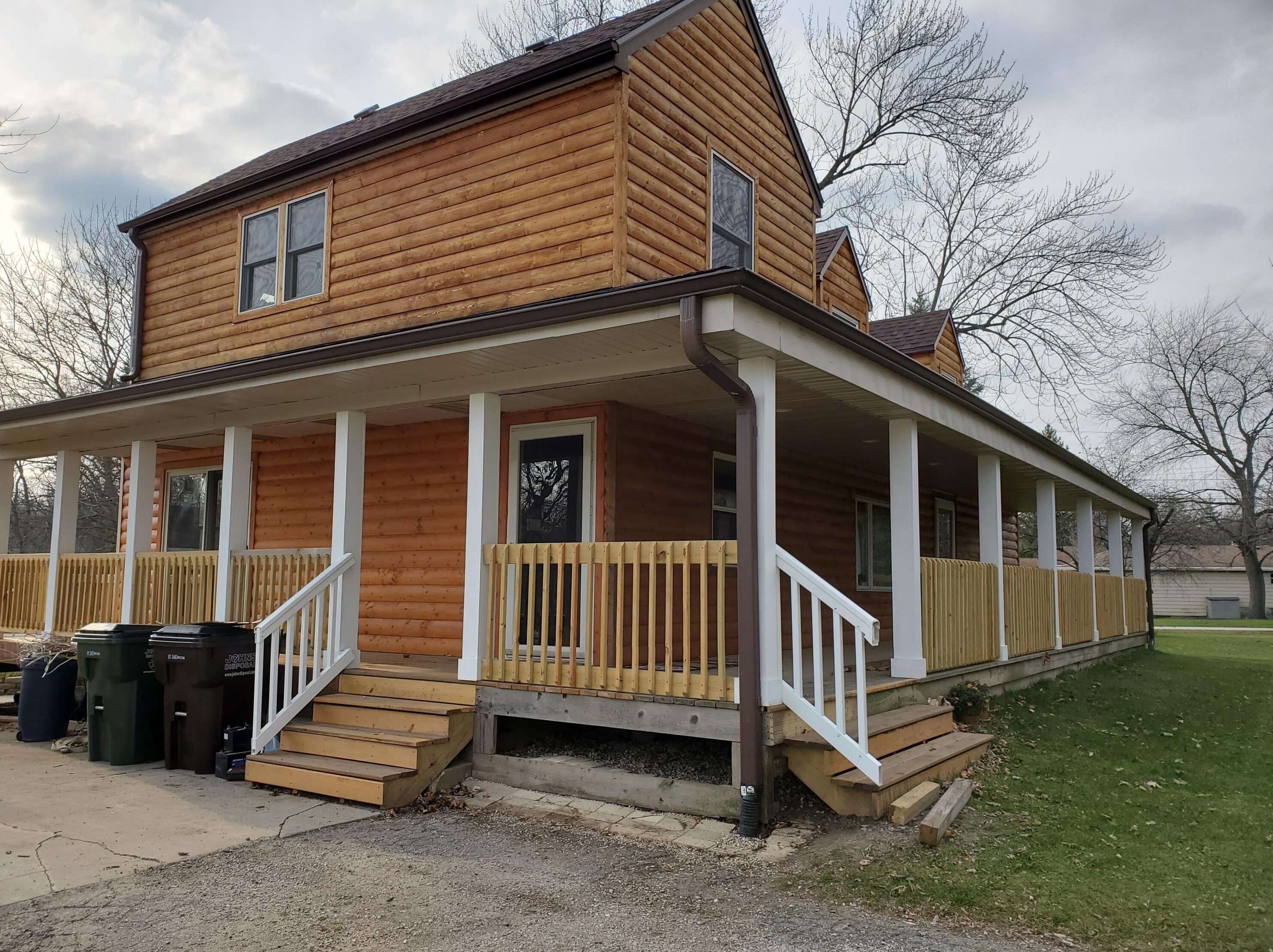 21755 W Cleveland Ave, Waukesha, WI 53146