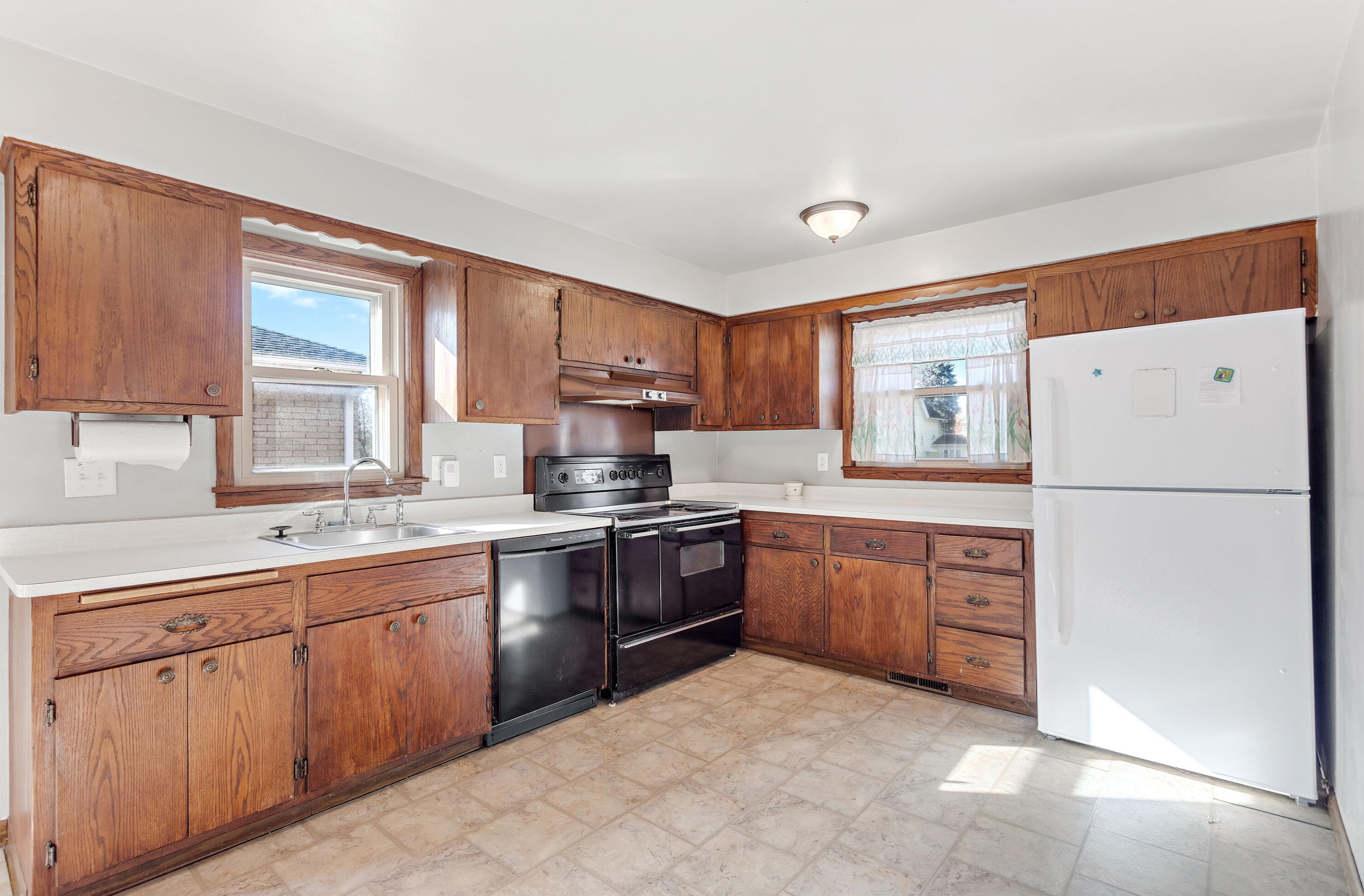 4570 S Ahmedi Ave, Milwaukee, WI 53235