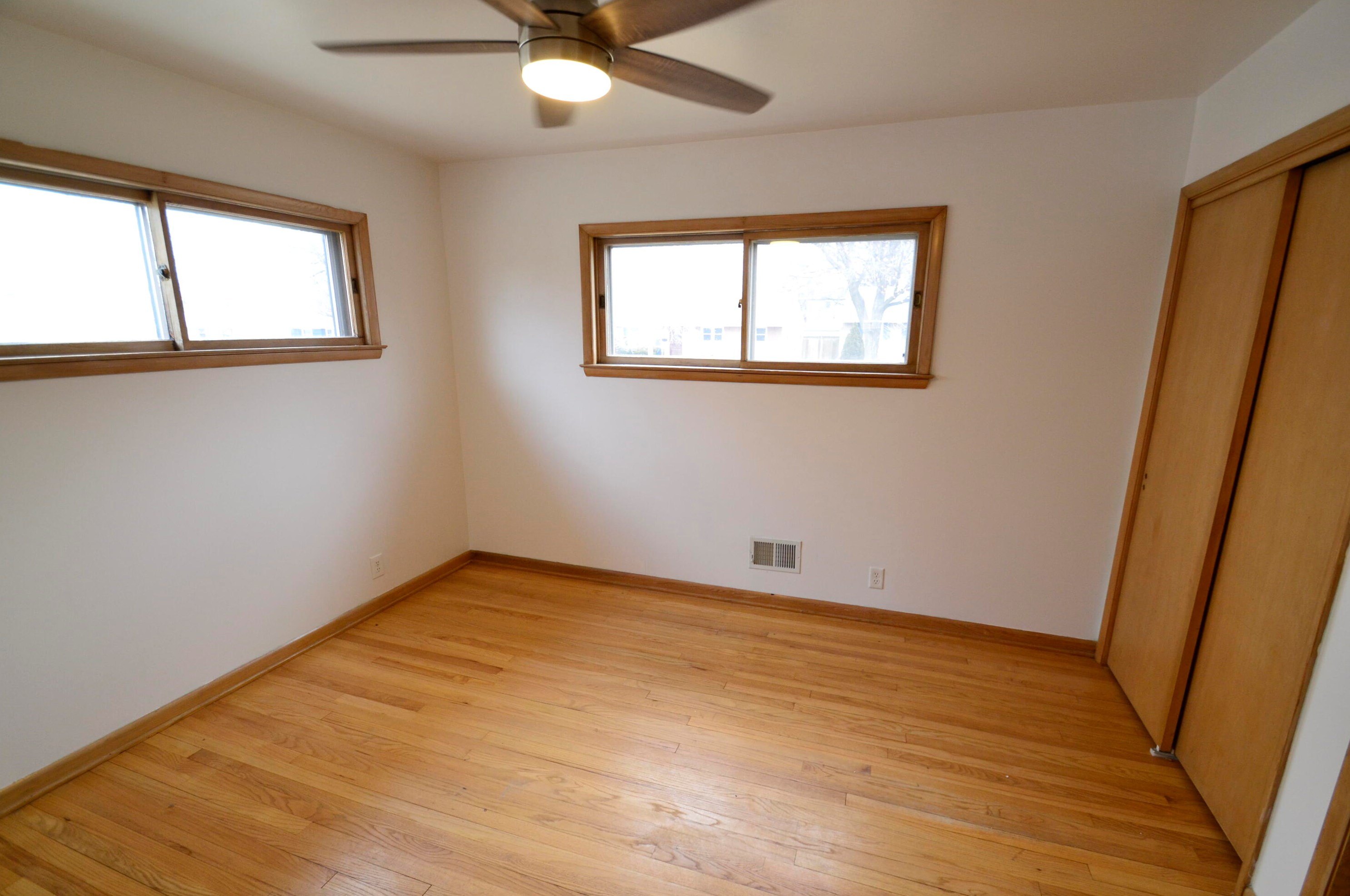 9329 Melvina St, Milwaukee WI 53222-2536 exterior