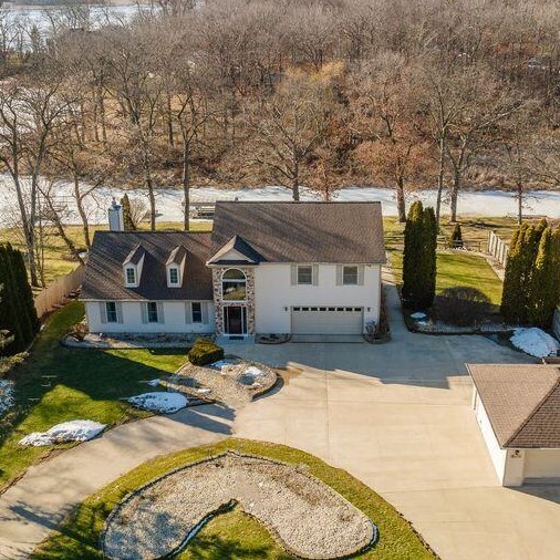 6236 N River Bay Rd, Waterford, WI 53185