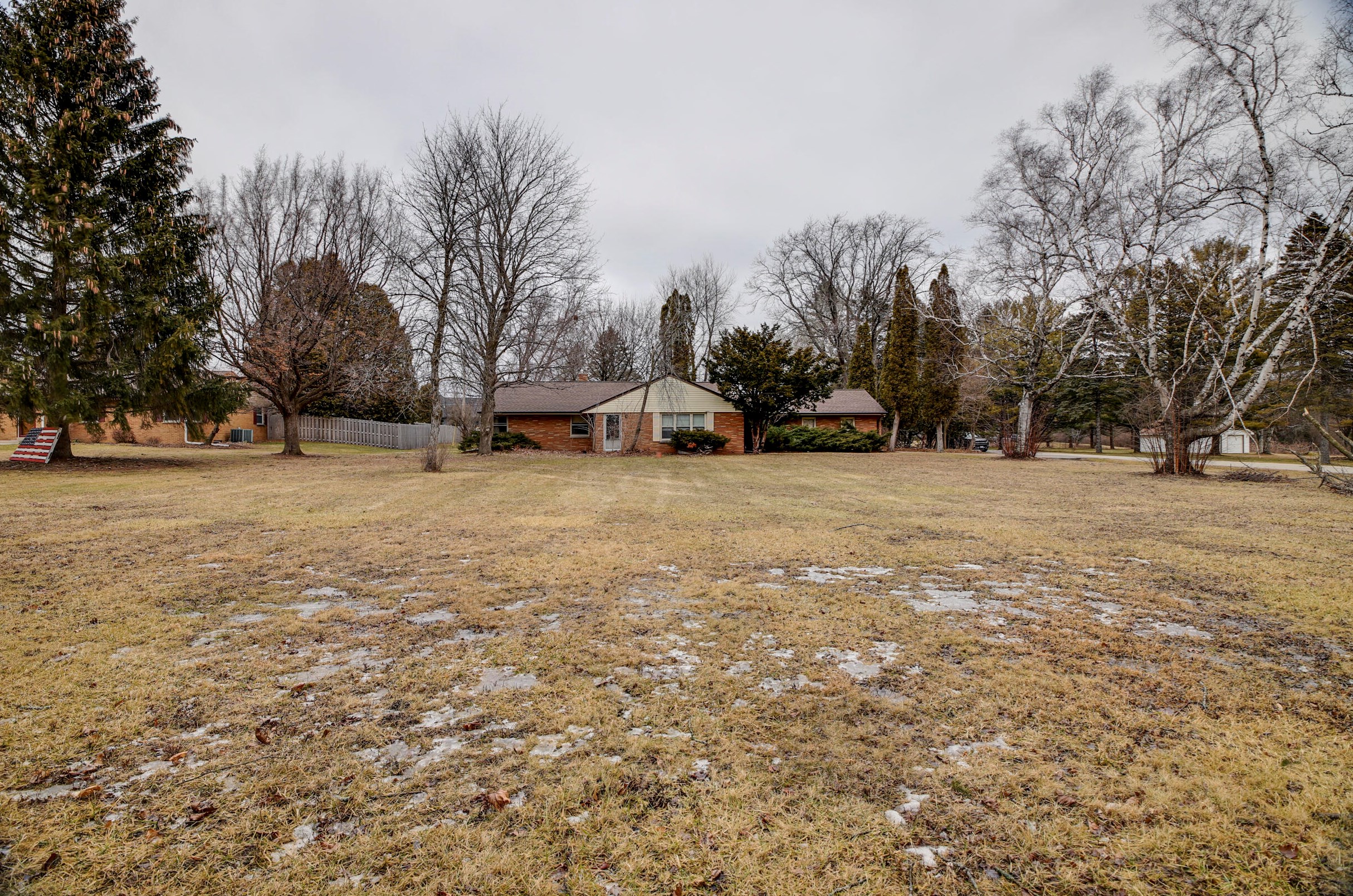 1497 Cedar Creek Pkwy, Grafton, WI 53024