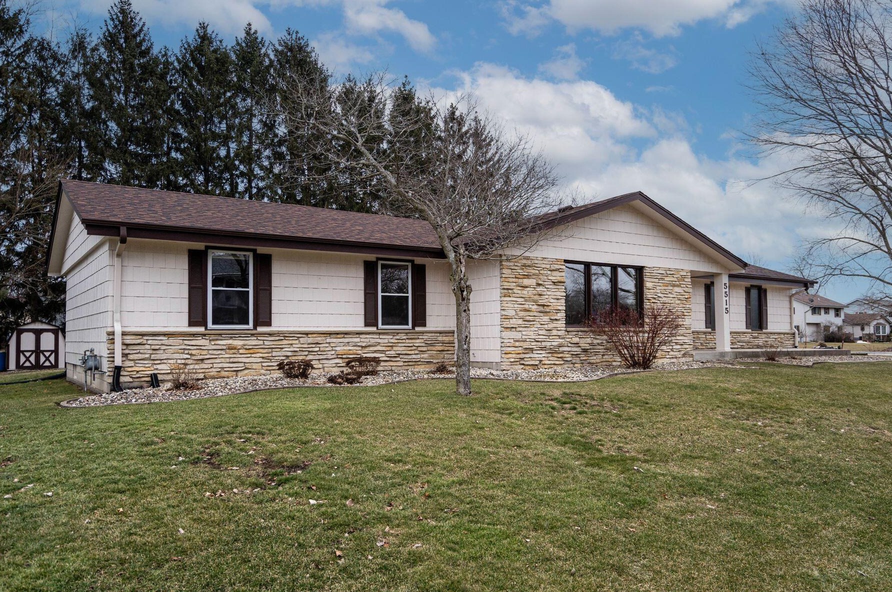 5515 Birch View Rd, Racine, WI 53402-1913